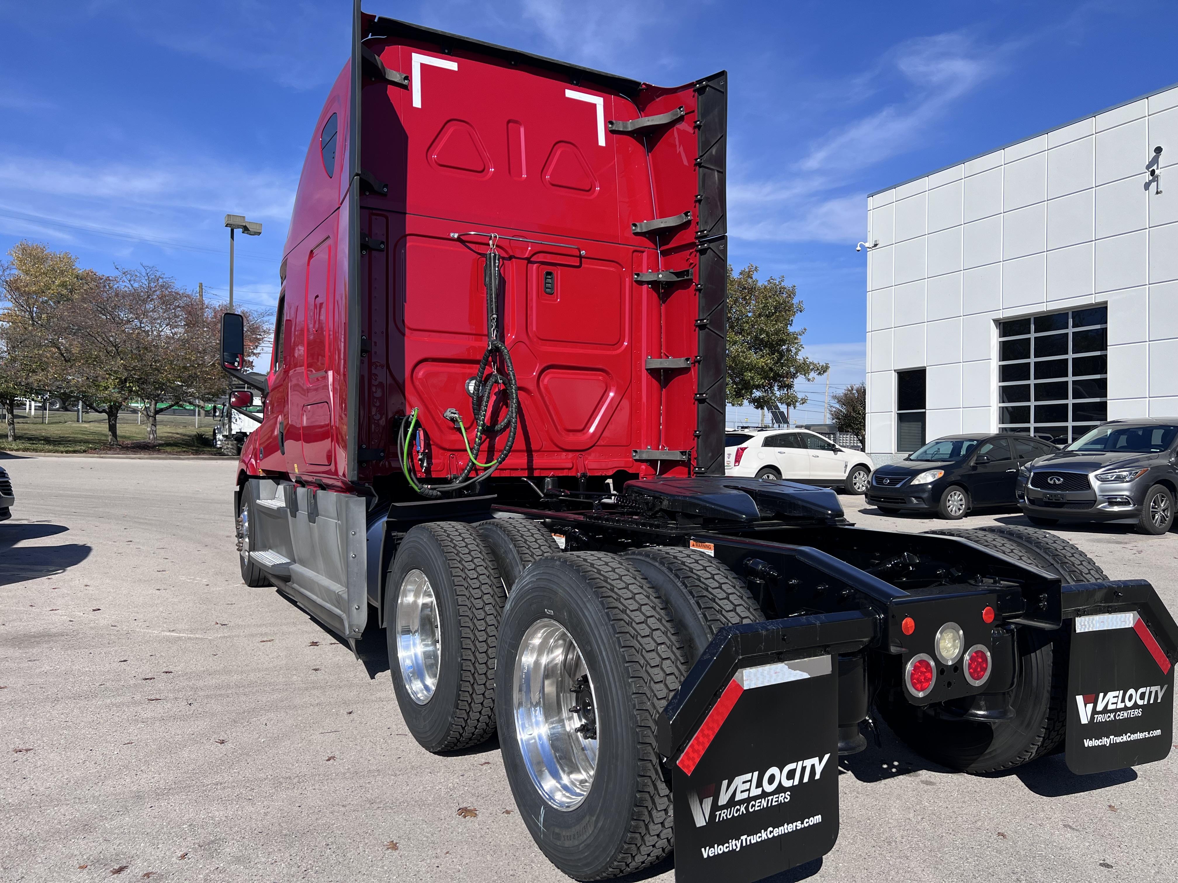 2020 FREIGHTLINER CASCADIA 126SLP - image 4