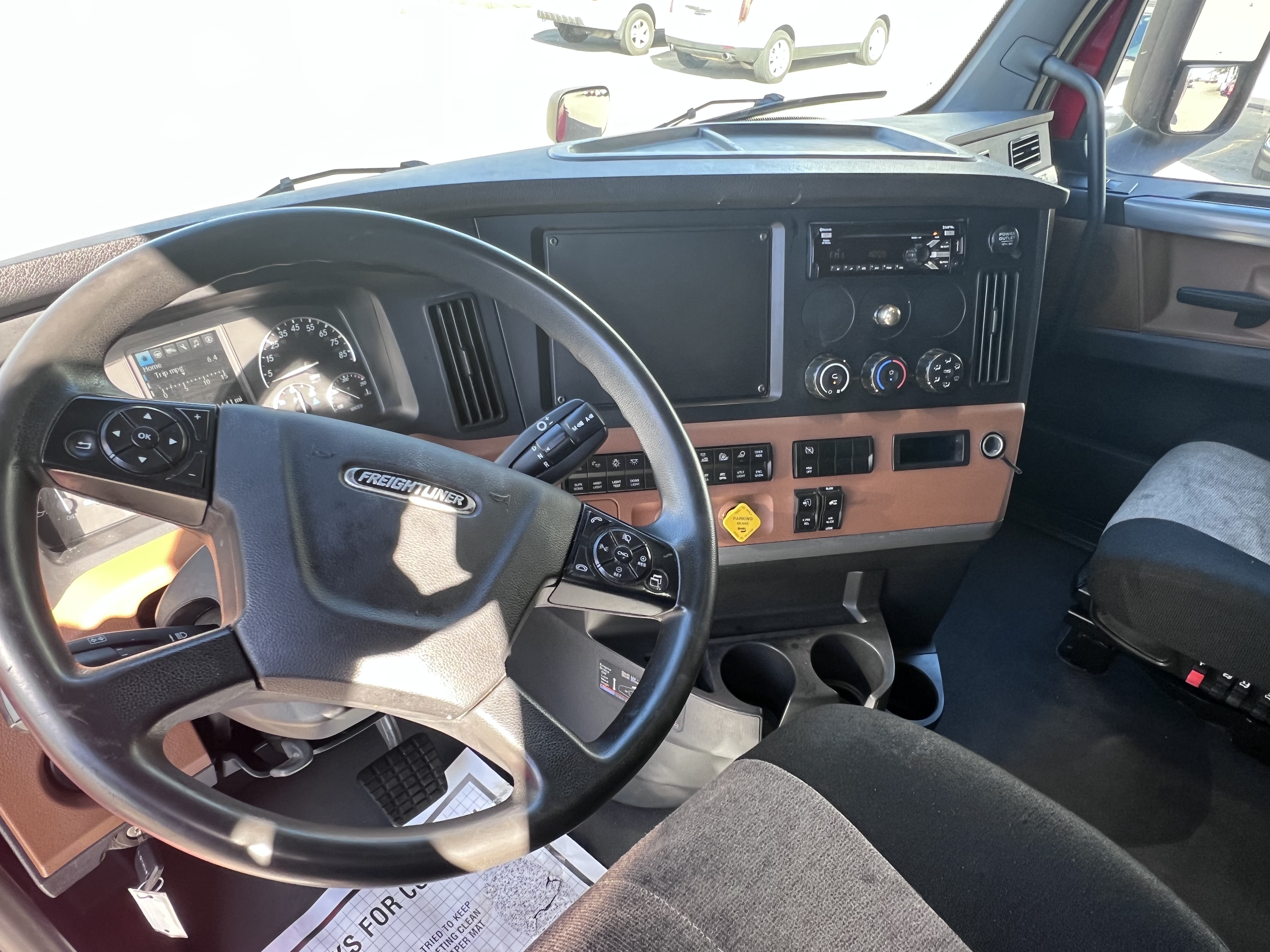 2020 FREIGHTLINER CASCADIA 126SLP - image 15