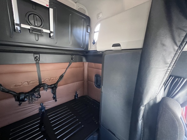 FREIGHTLINER CASCADIA 126SLP 2020