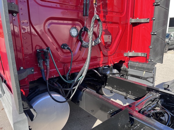 FREIGHTLINER CASCADIA 126SLP 2020