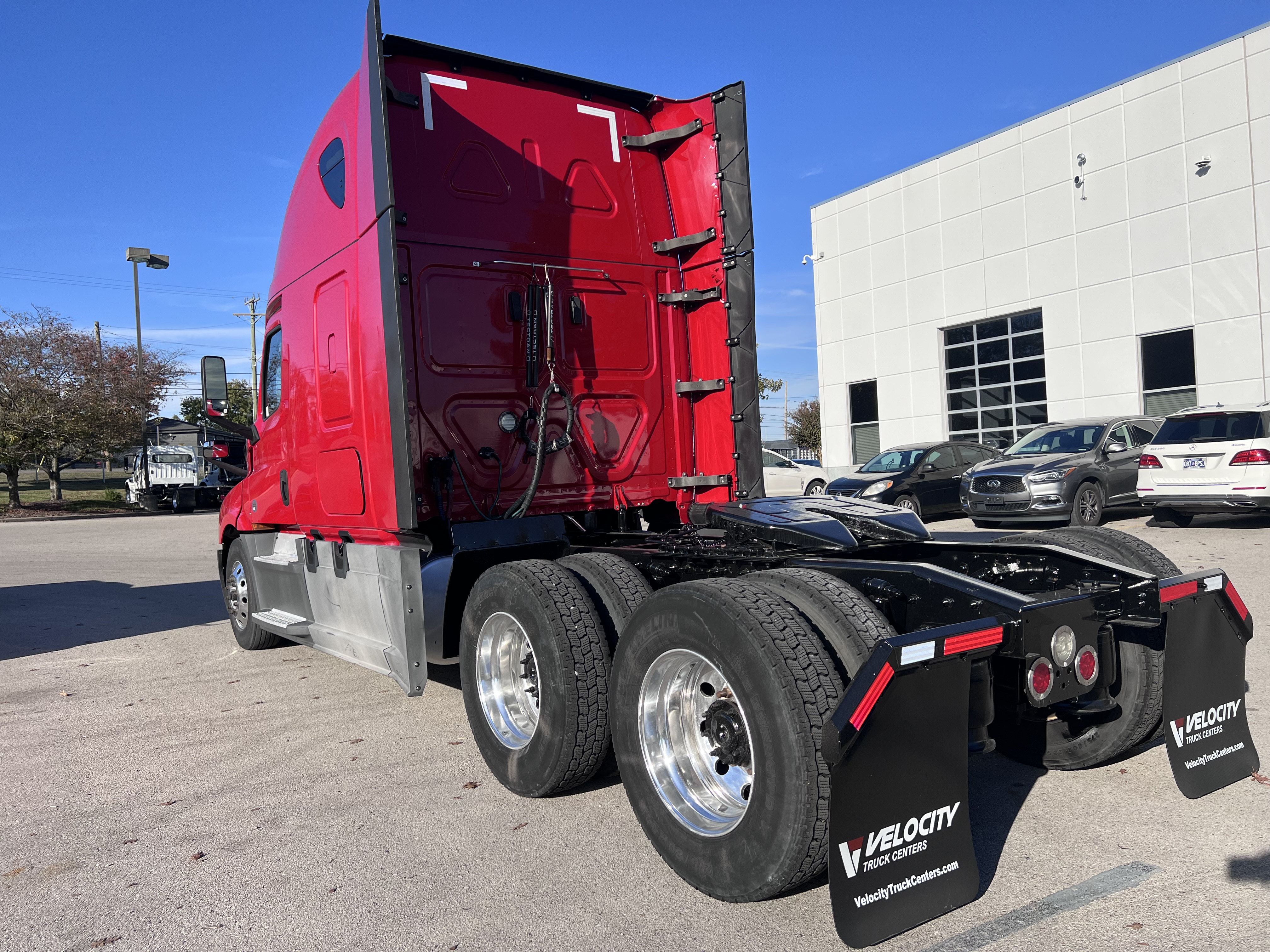 2020 FREIGHTLINER CASCADIA 126SLP - image 4