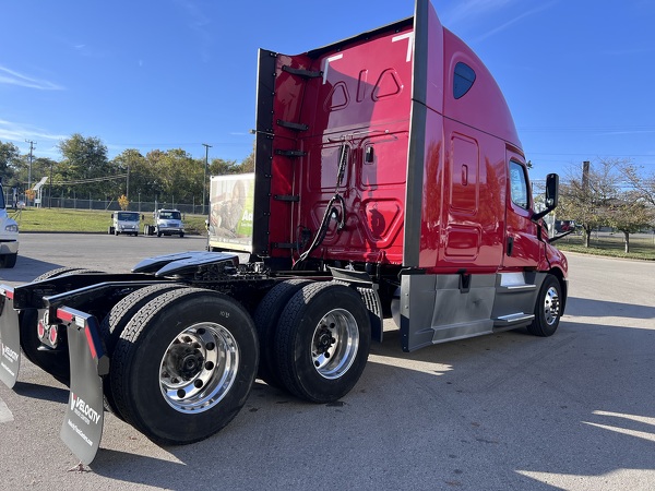 FREIGHTLINER CASCADIA 126SLP 2020