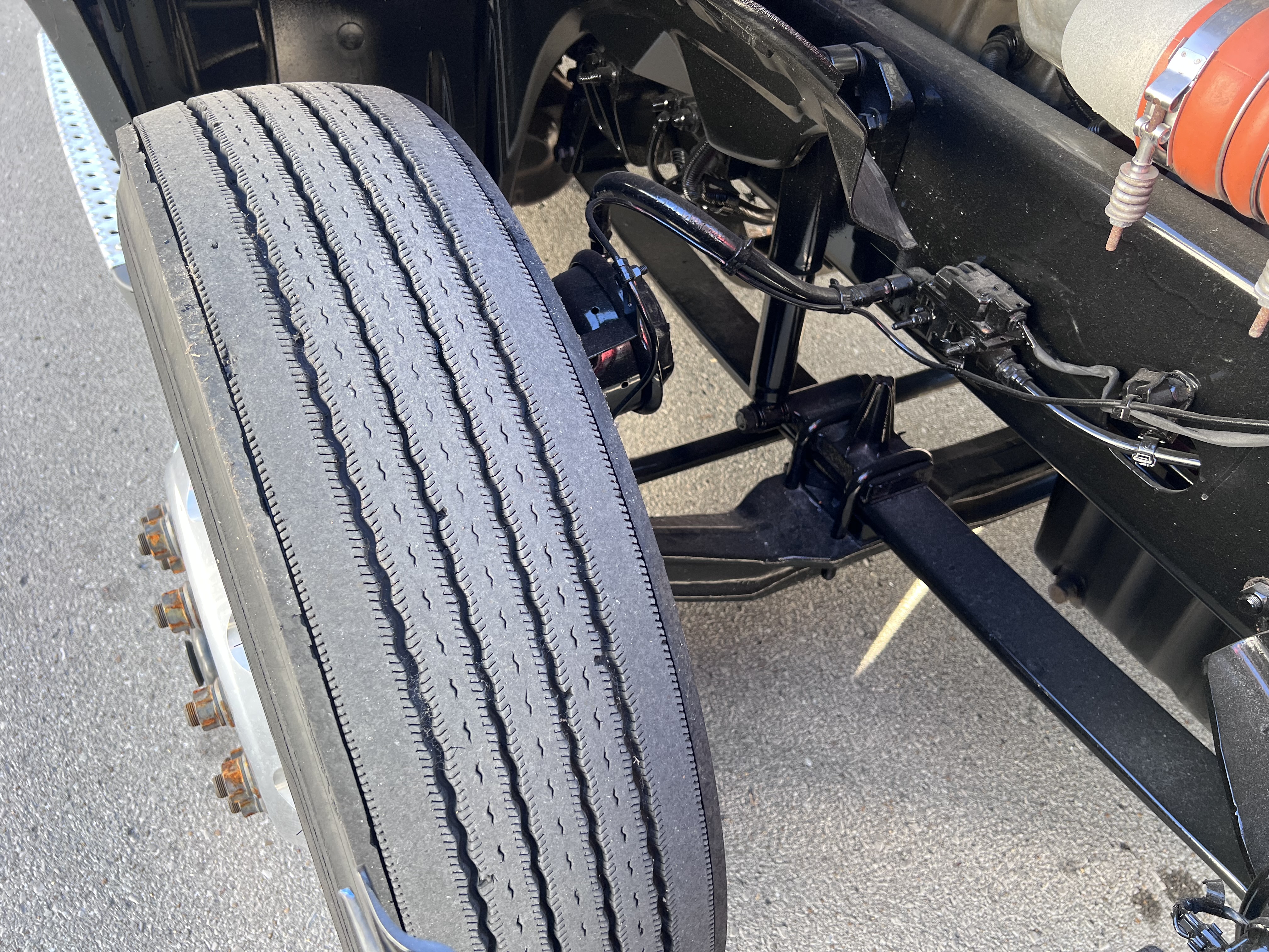 2020 FREIGHTLINER CASCADIA 126SLP - image 11