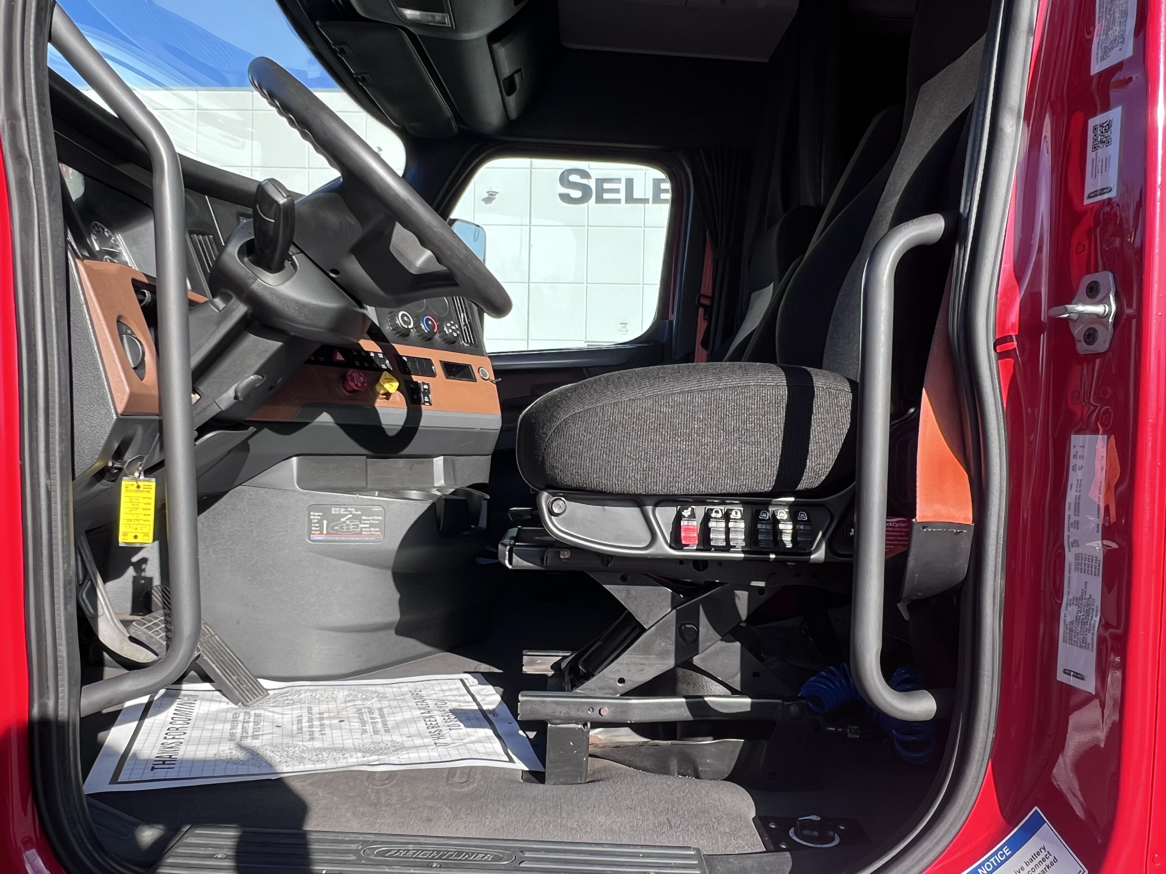 2020 FREIGHTLINER CASCADIA 126SLP - image 14