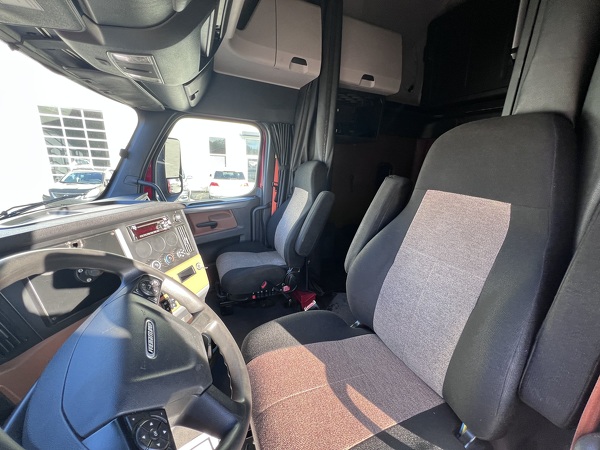 FREIGHTLINER CASCADIA 126SLP 2020