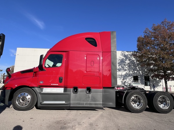 FREIGHTLINER CASCADIA 126SLP 2020