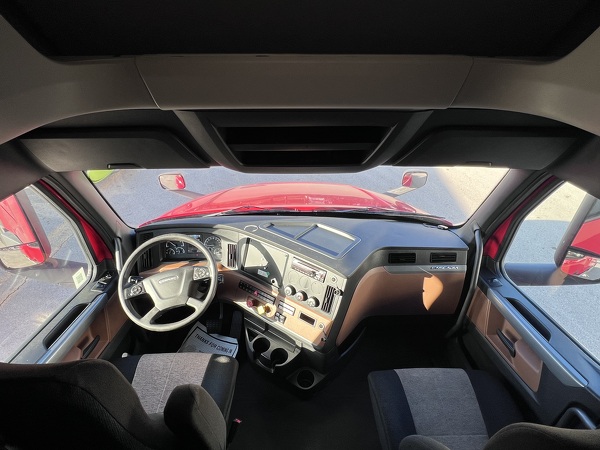 FREIGHTLINER CASCADIA 126SLP 2020