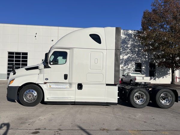 FREIGHTLINER CASCADIA 126SLP 2020