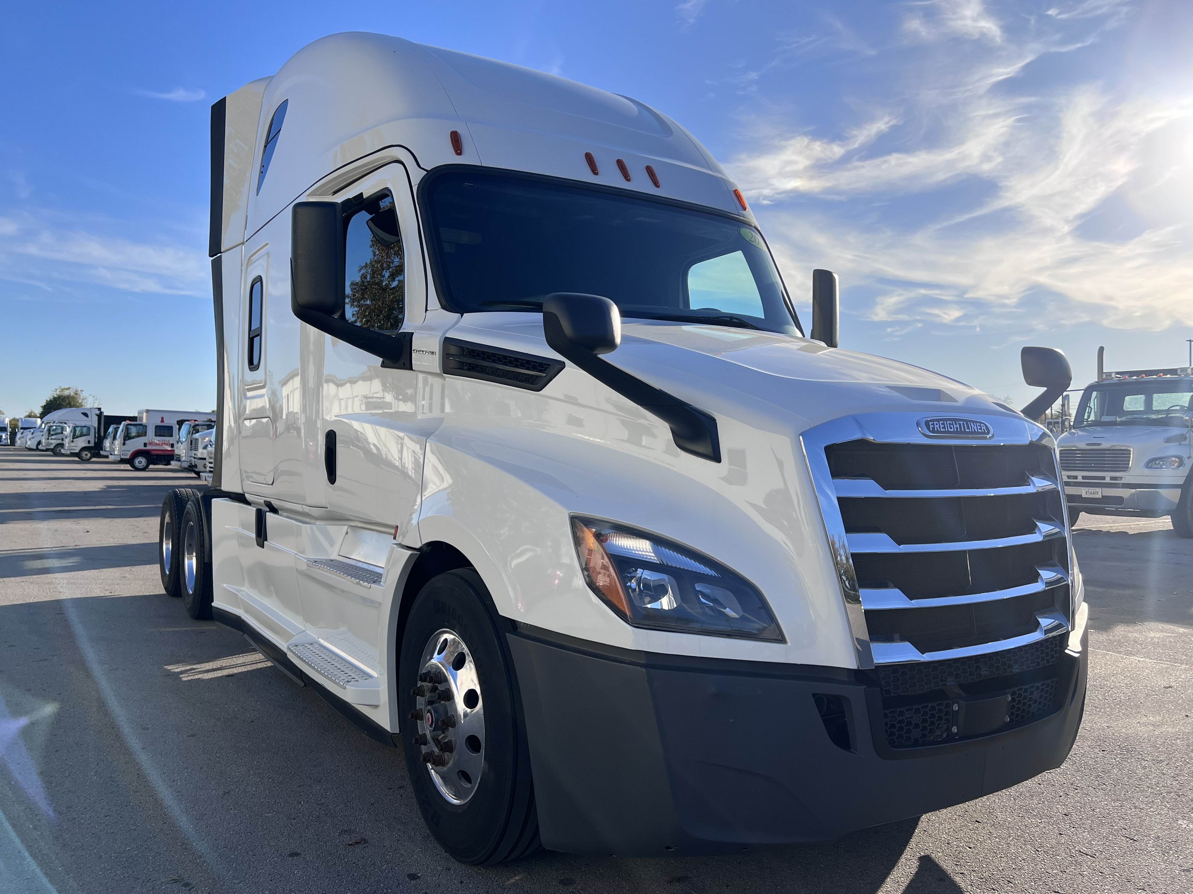 2020 FREIGHTLINER CASCADIA 126SLP - image 8