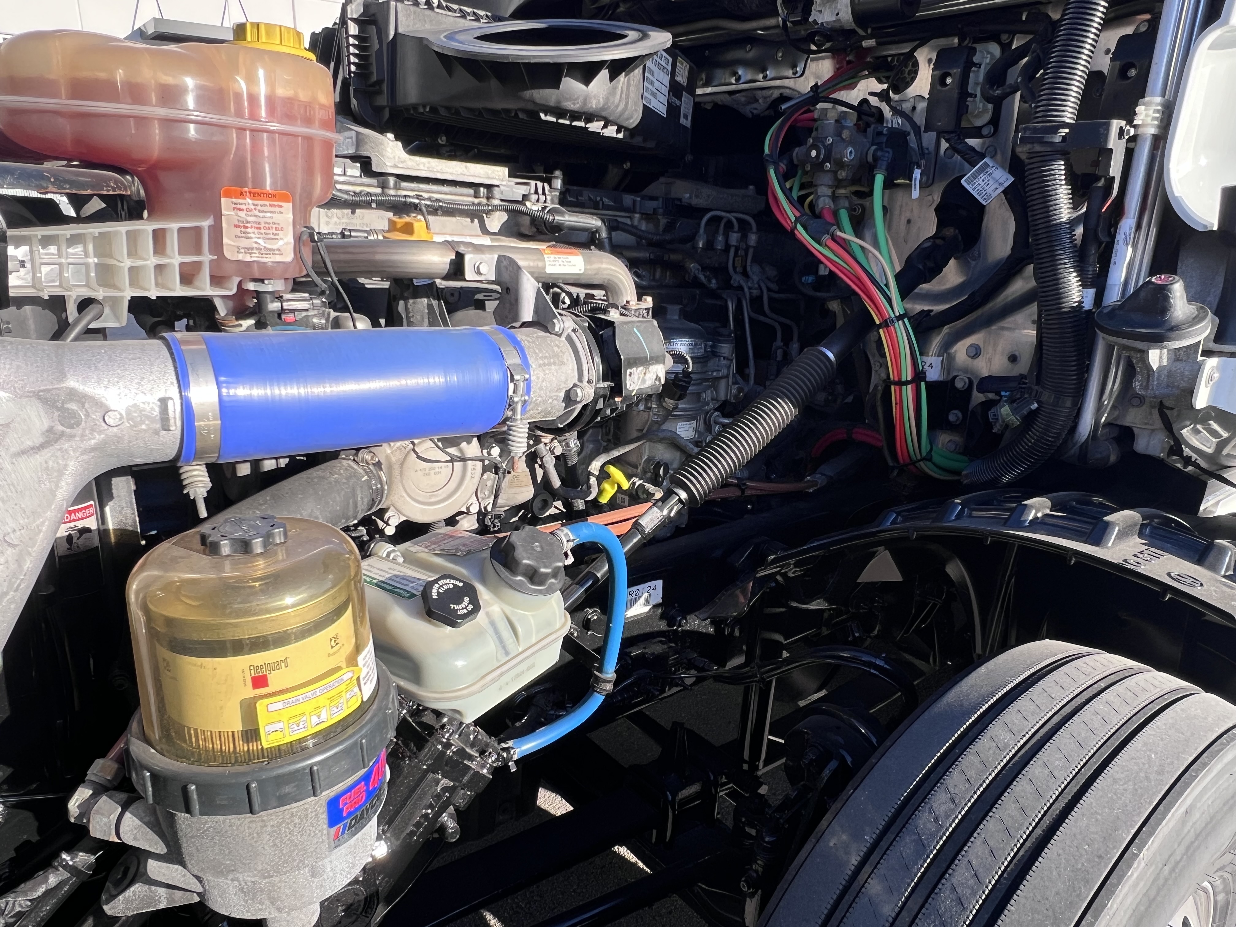 2020 FREIGHTLINER CASCADIA 126SLP - image 12