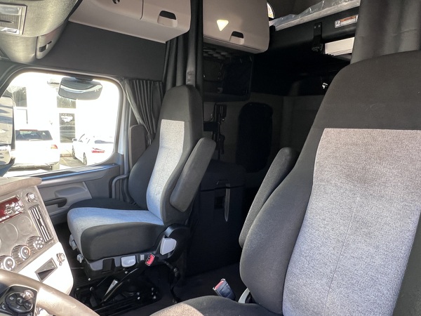 FREIGHTLINER CASCADIA 126SLP 2020