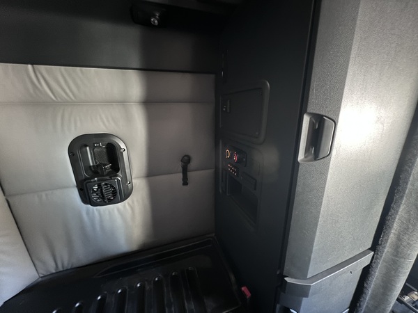 FREIGHTLINER CASCADIA 126SLP 2020