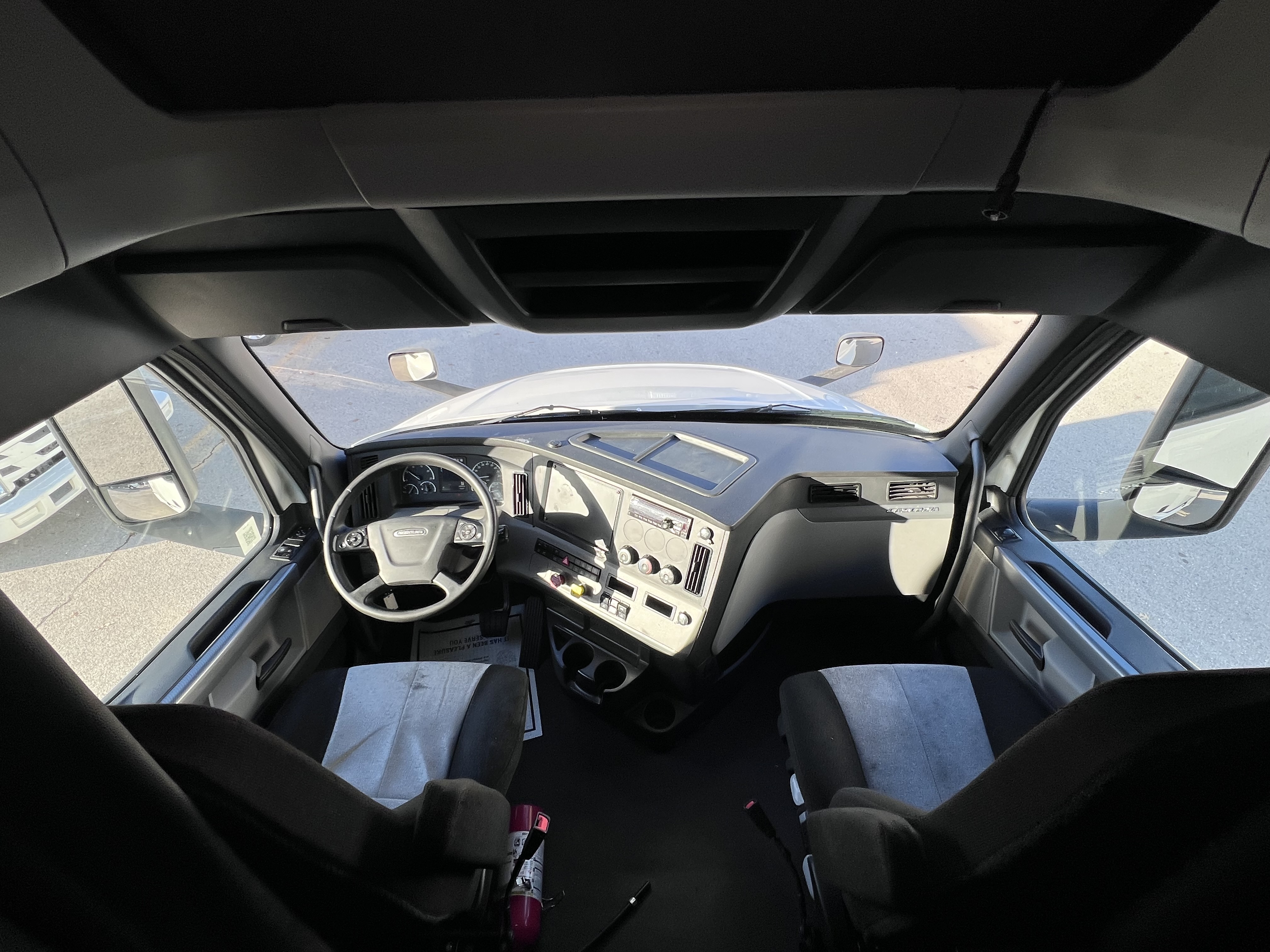 2020 FREIGHTLINER CASCADIA 126SLP - image 25