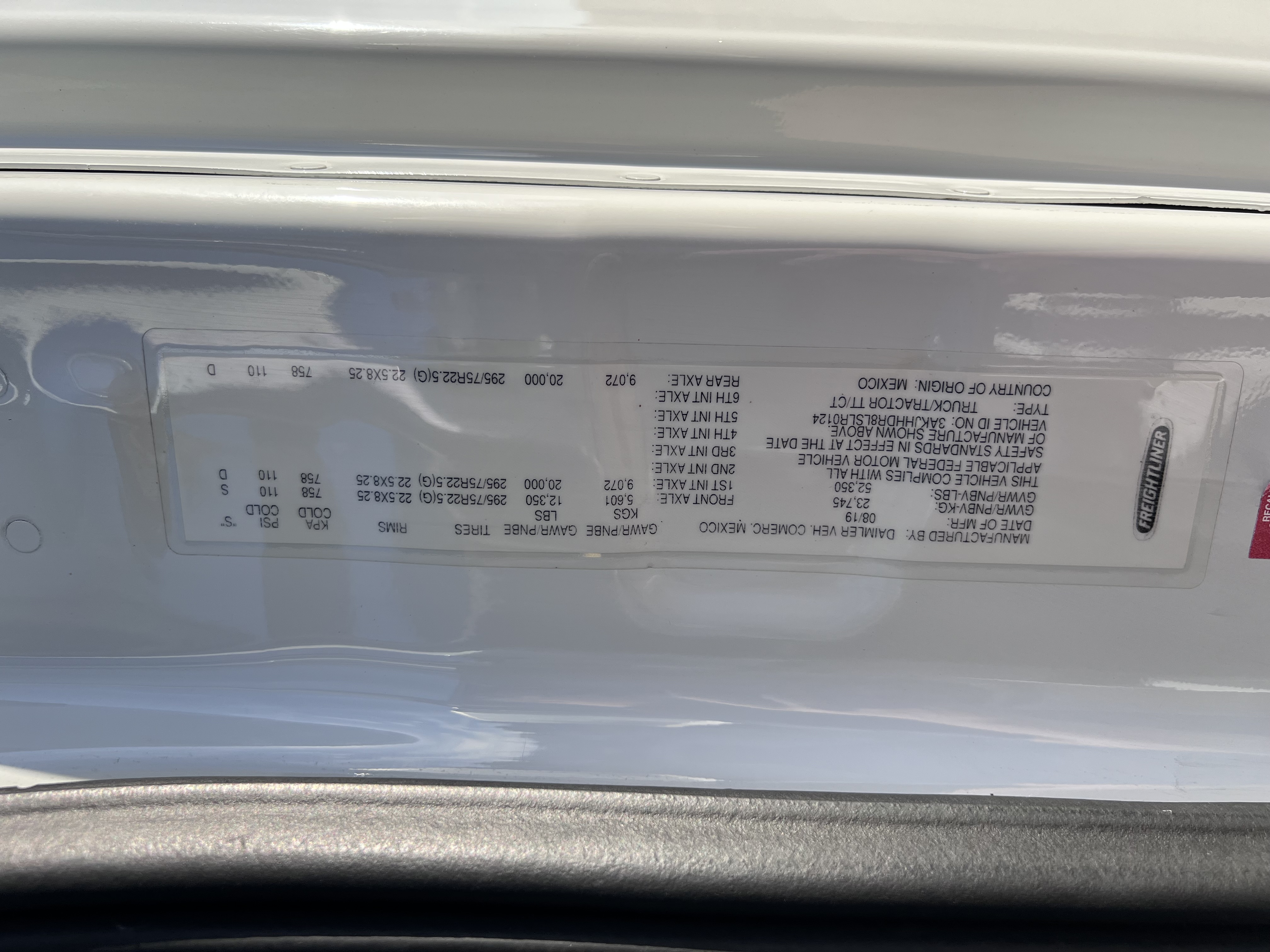 2020 FREIGHTLINER CASCADIA 126SLP - image 27