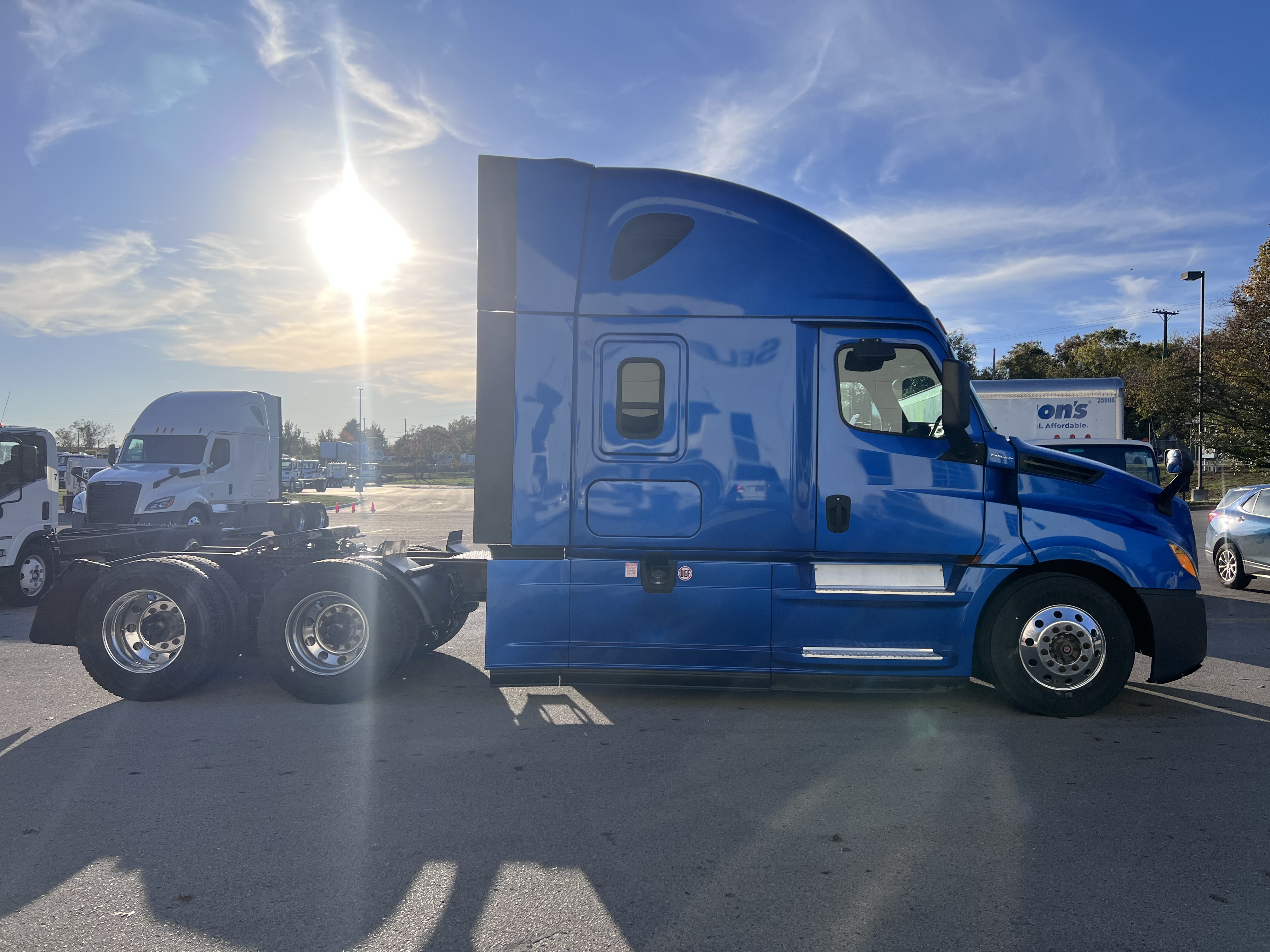 2020 FREIGHTLINER CASCADIA 126SLP - image 7