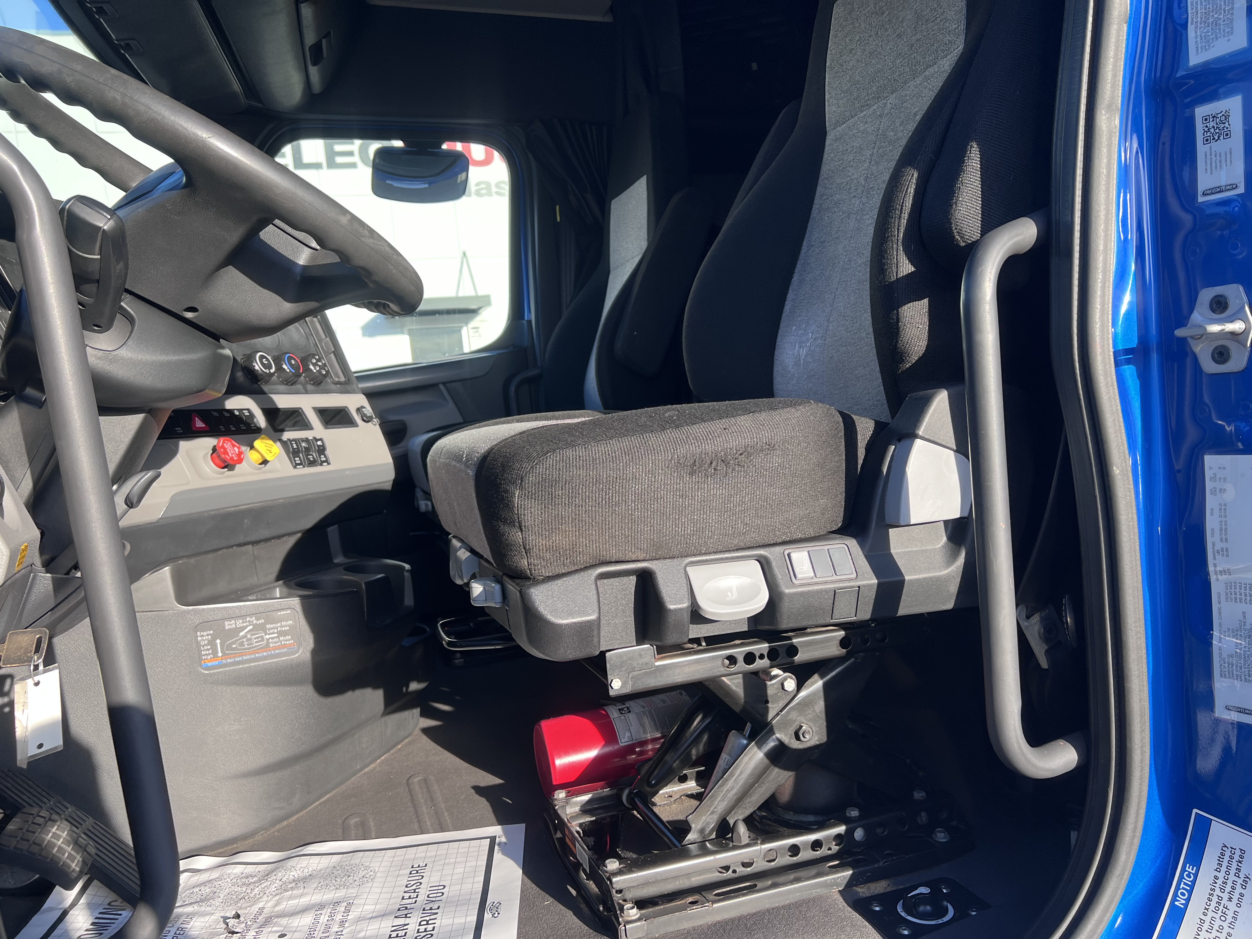 2020 FREIGHTLINER CASCADIA 126SLP - image 14