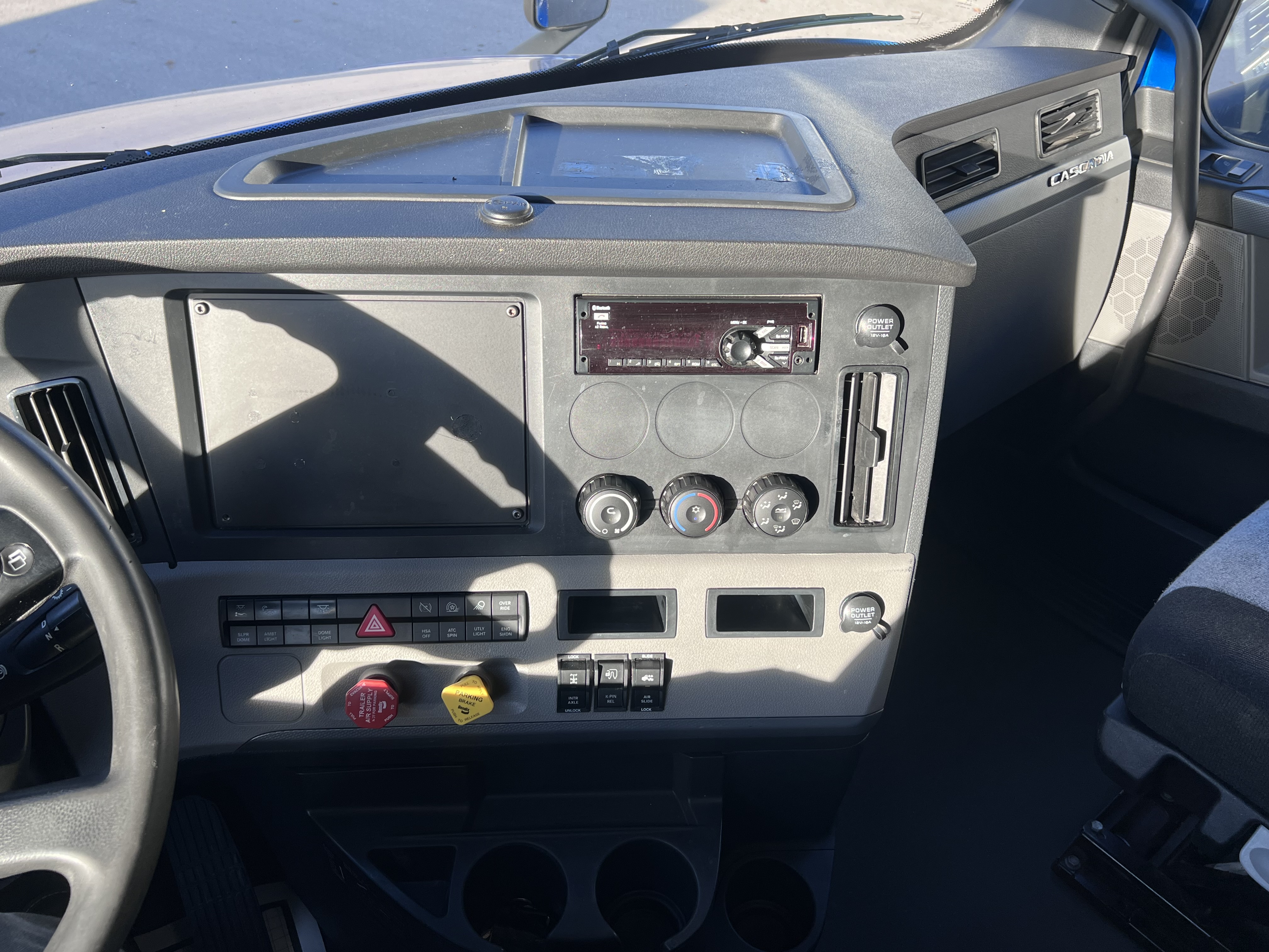 2020 FREIGHTLINER CASCADIA 126SLP - image 19