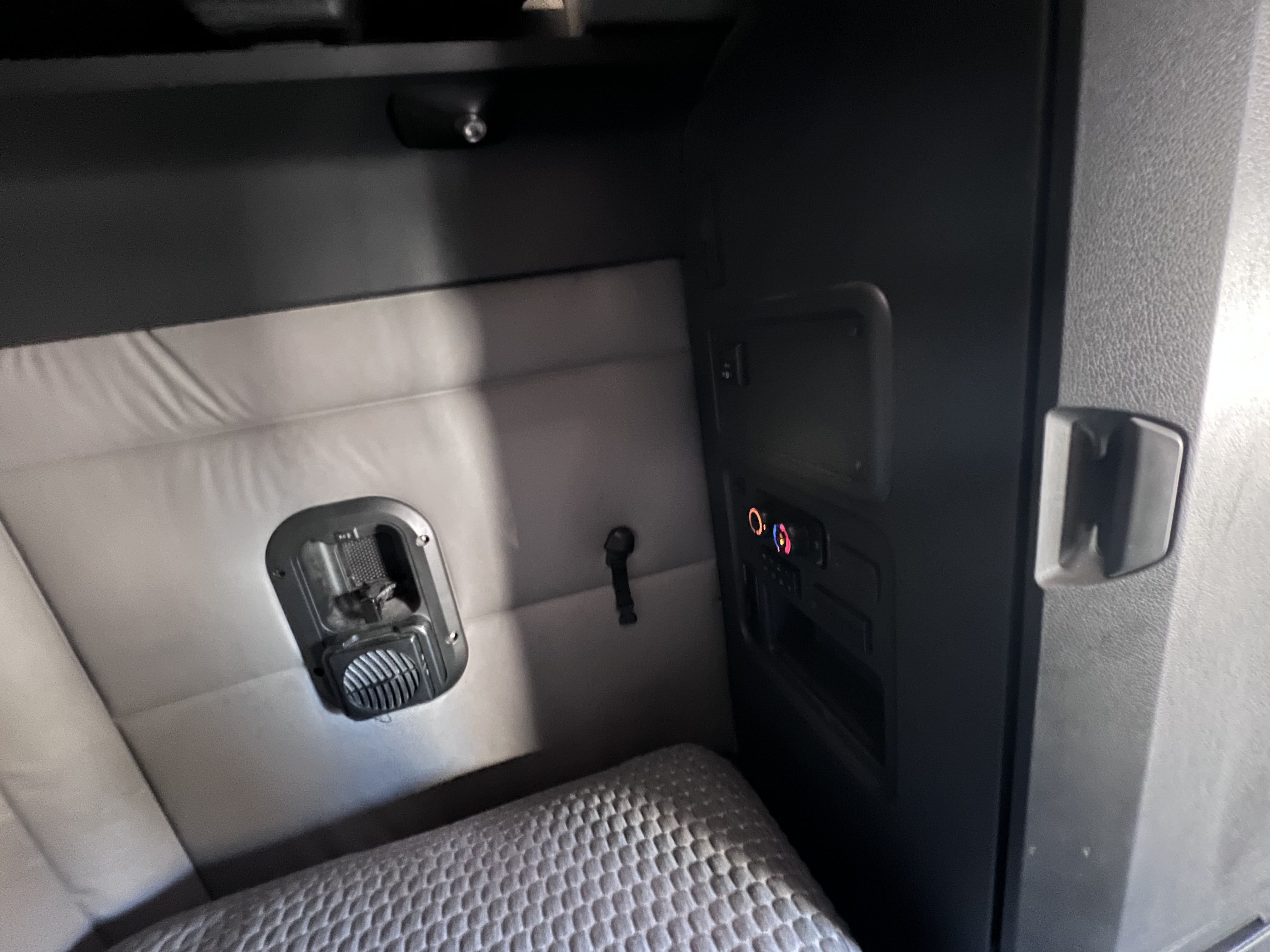 2020 FREIGHTLINER CASCADIA 126SLP - image 23