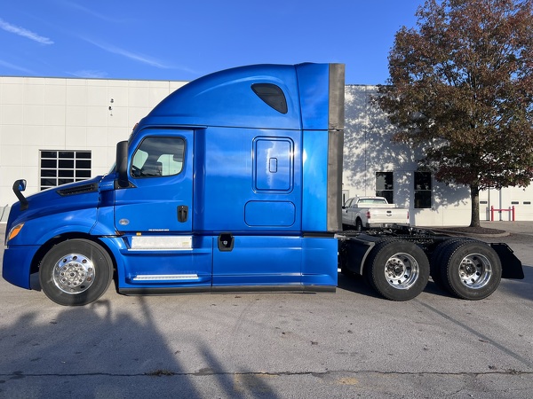FREIGHTLINER CASCADIA 126SLP 2020
