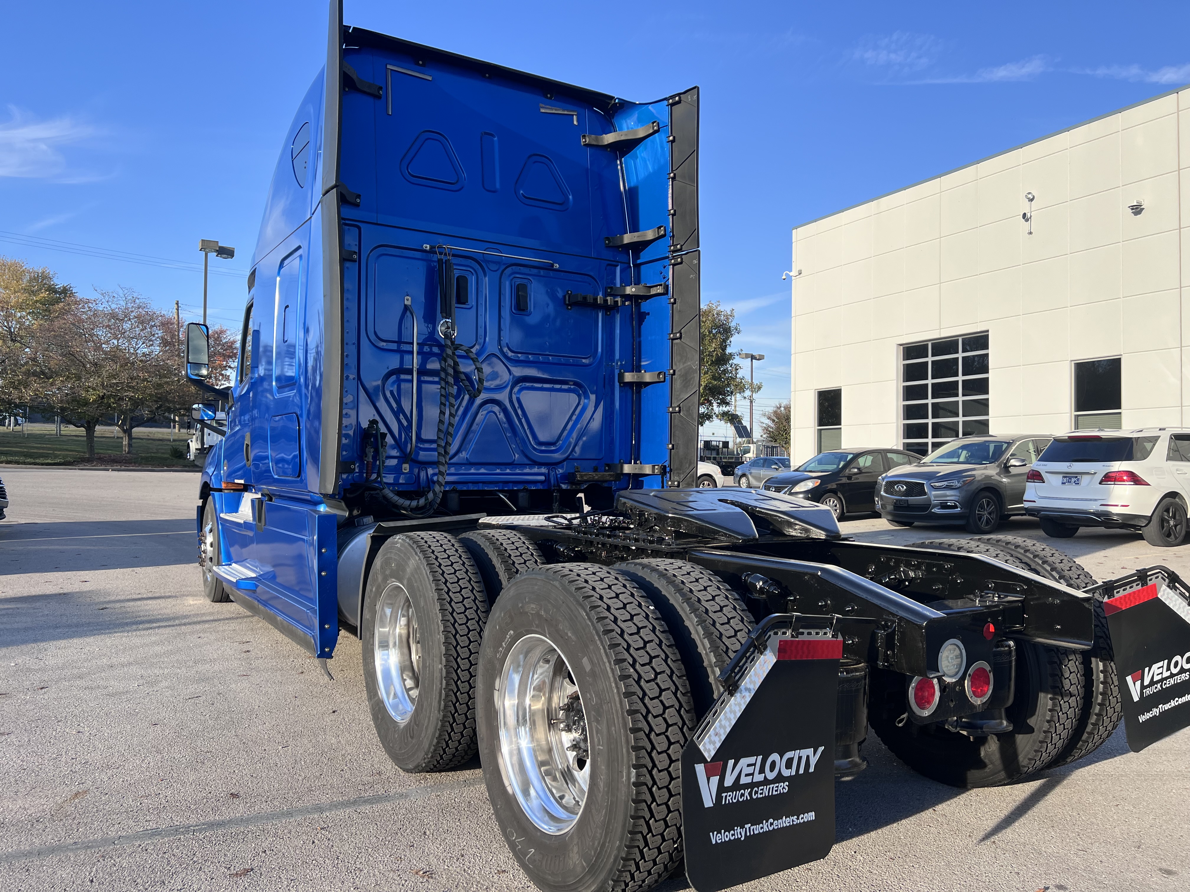 2020 FREIGHTLINER CASCADIA 126SLP - image 4