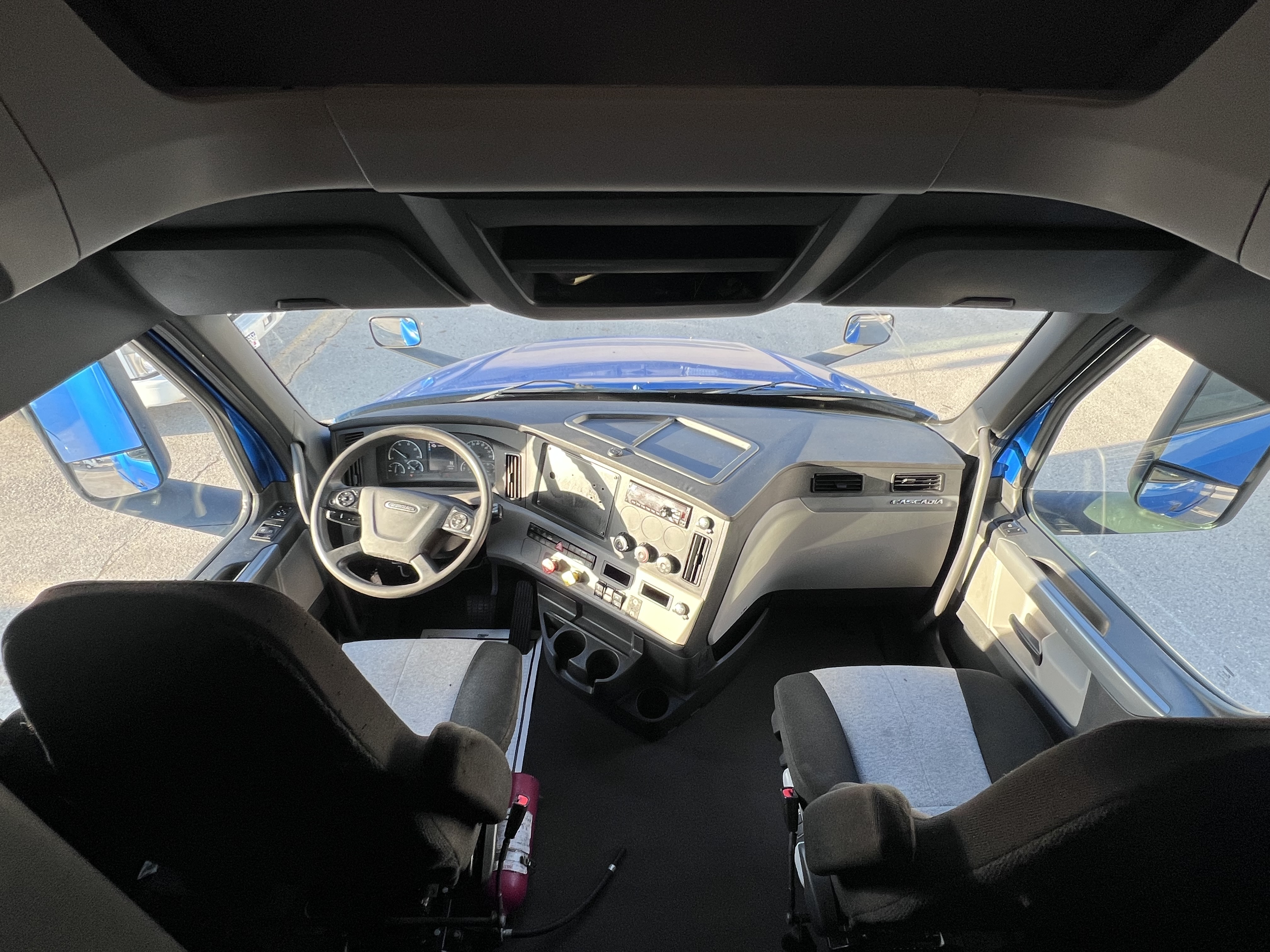 2020 FREIGHTLINER CASCADIA 126SLP - image 25