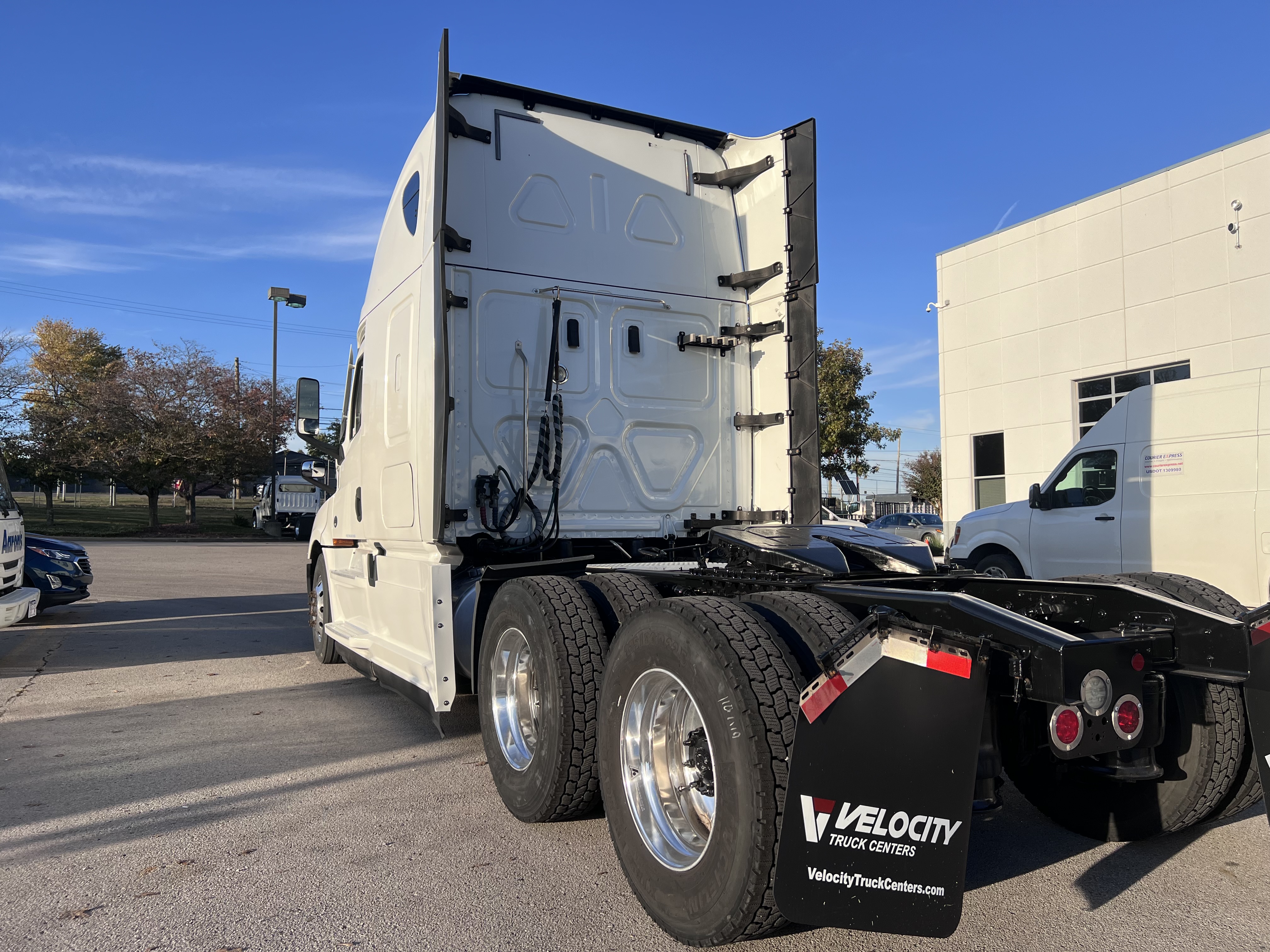 2021 FREIGHTLINER CASCADIA 126SLP - image 4