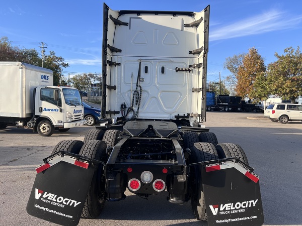 FREIGHTLINER CASCADIA 126SLP 2021