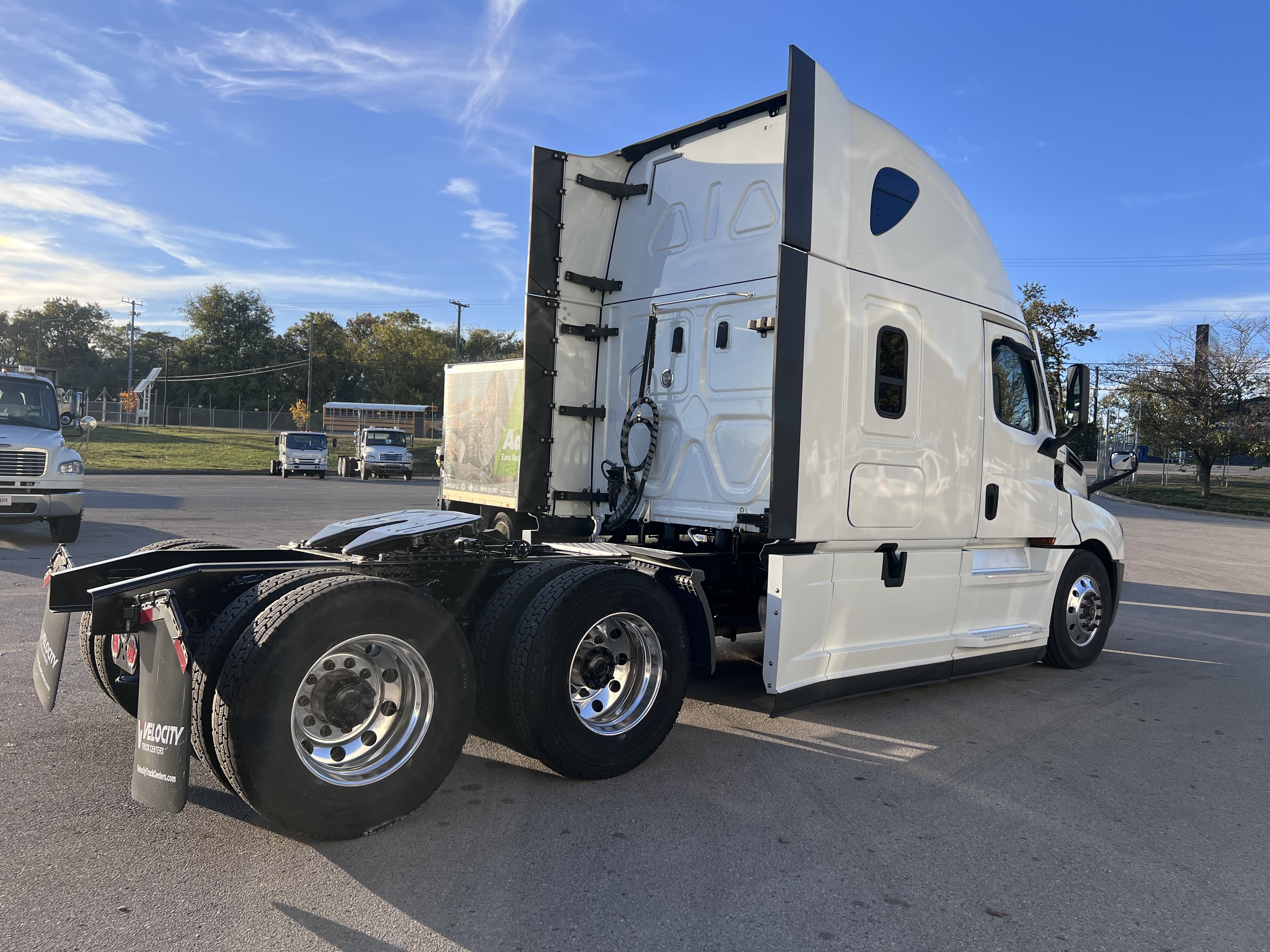 2021 FREIGHTLINER CASCADIA 126SLP - image 6