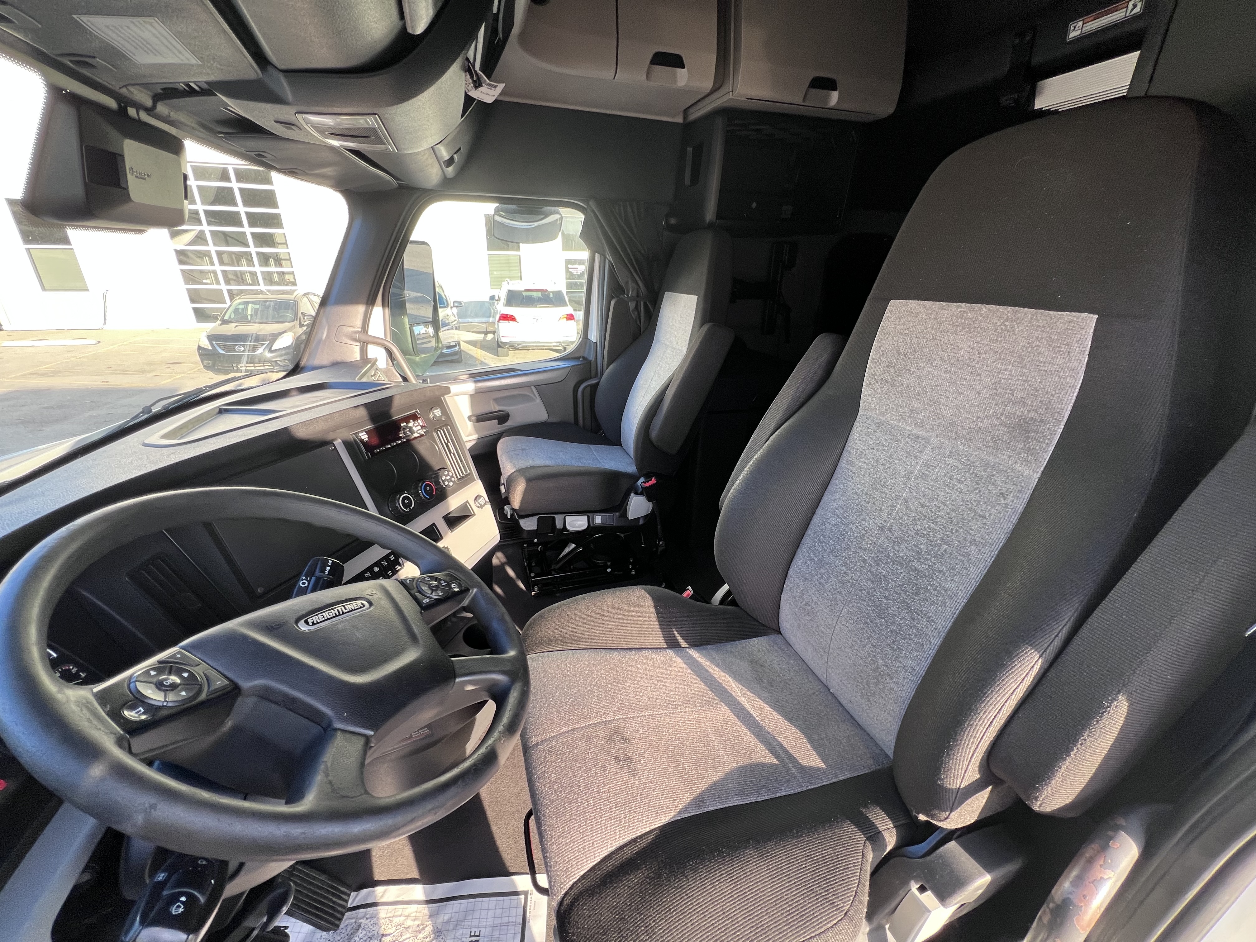 2021 FREIGHTLINER CASCADIA 126SLP - image 15