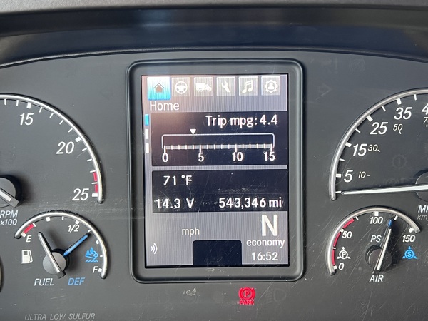 FREIGHTLINER CASCADIA 126SLP 2021