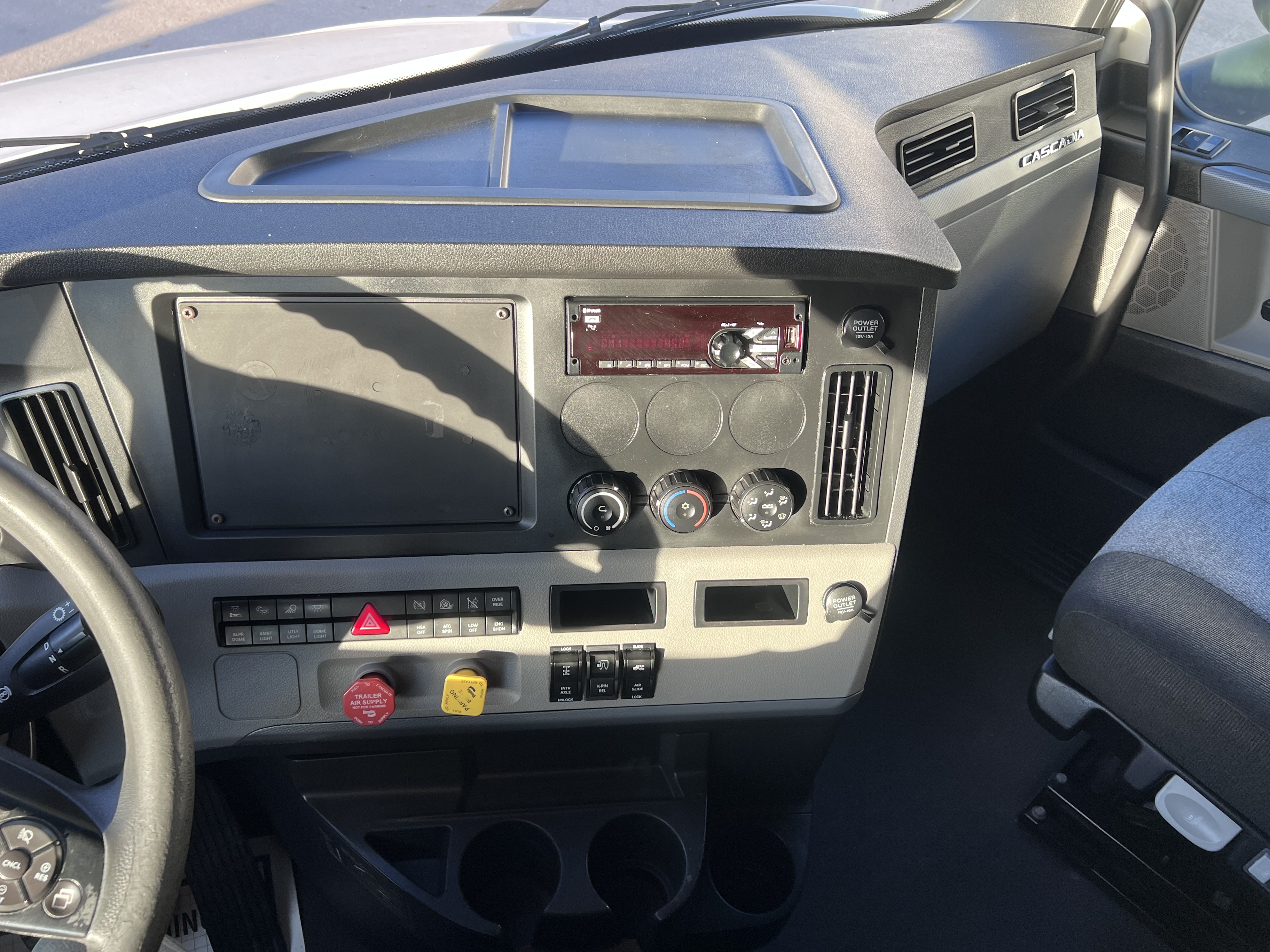 2021 FREIGHTLINER CASCADIA 126SLP - image 18