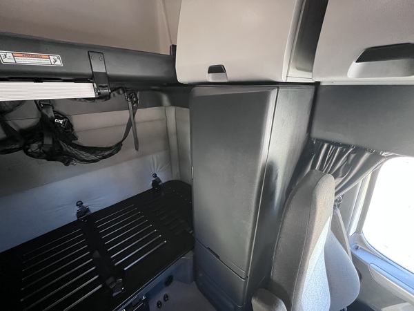 FREIGHTLINER CASCADIA 126SLP 2021