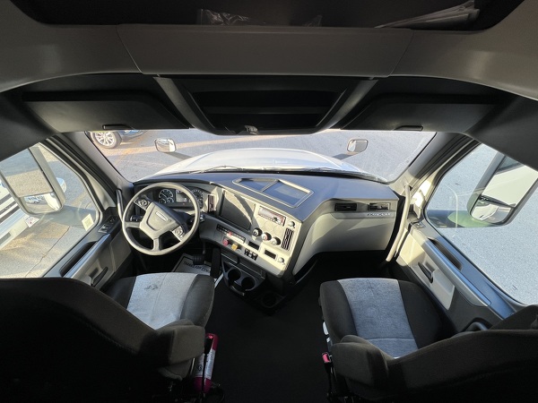 FREIGHTLINER CASCADIA 126SLP 2021