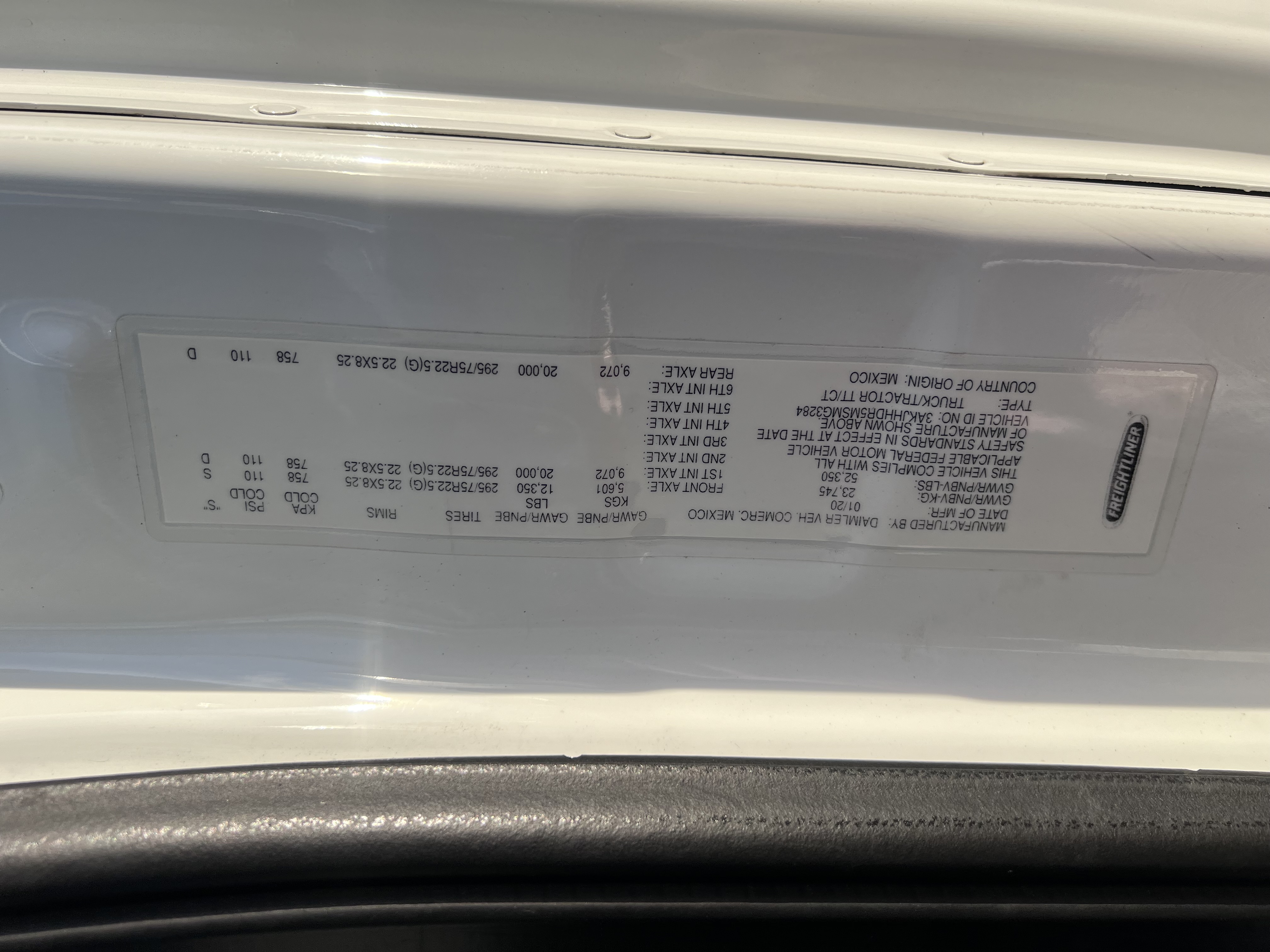 2021 FREIGHTLINER CASCADIA 126SLP - image 25