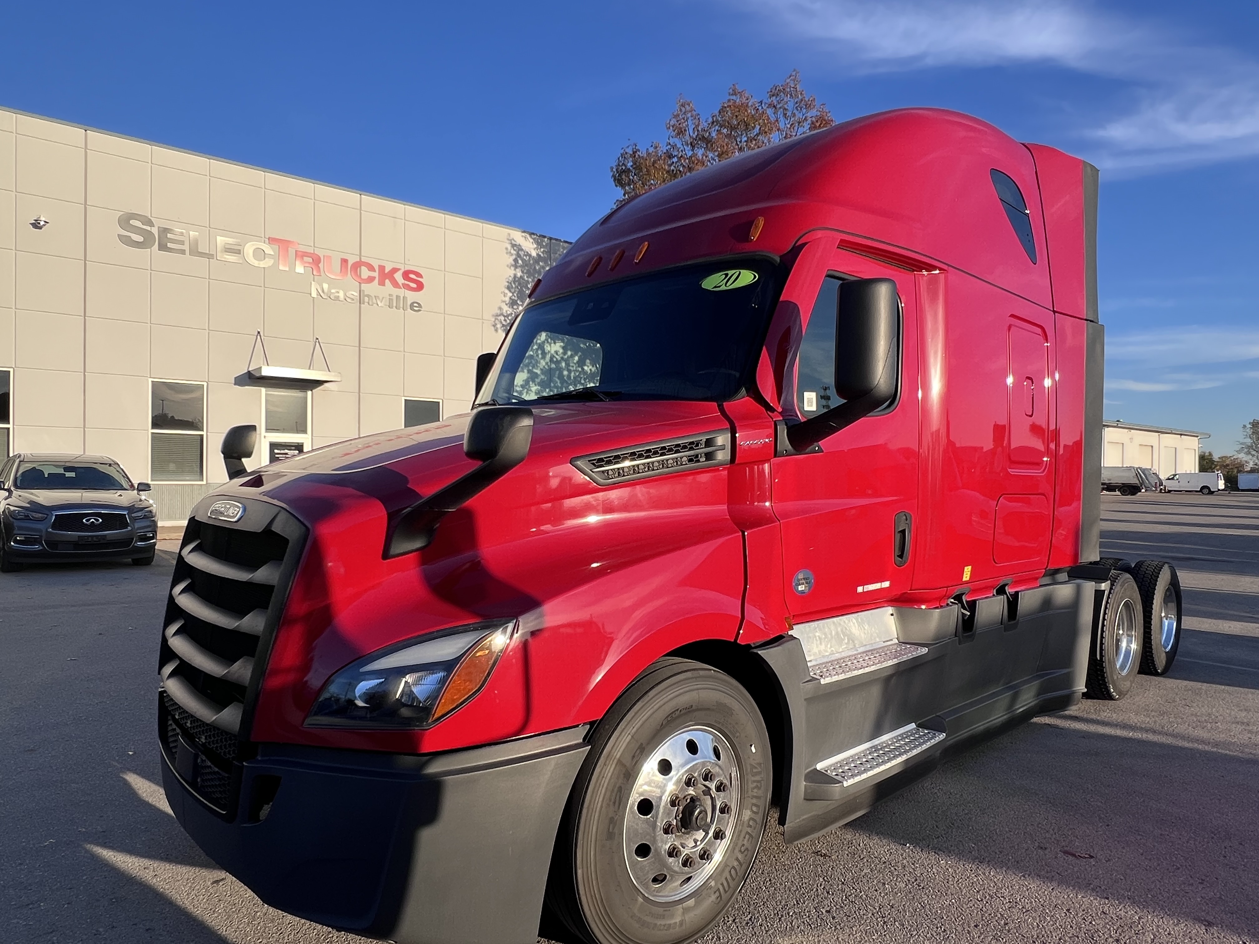 2020 FREIGHTLINER CASCADIA 126SLP - image 1