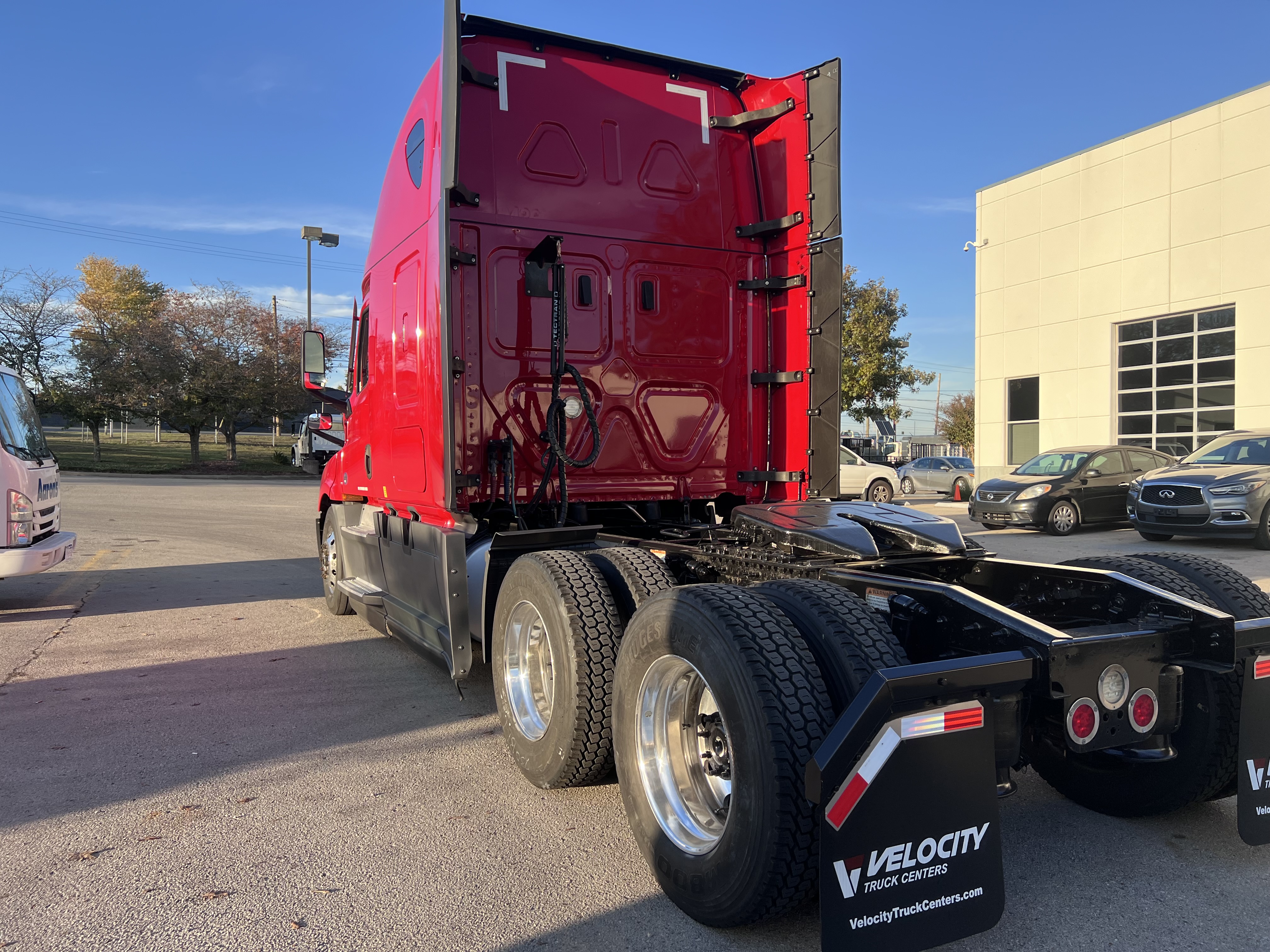 2020 FREIGHTLINER CASCADIA 126SLP - image 4