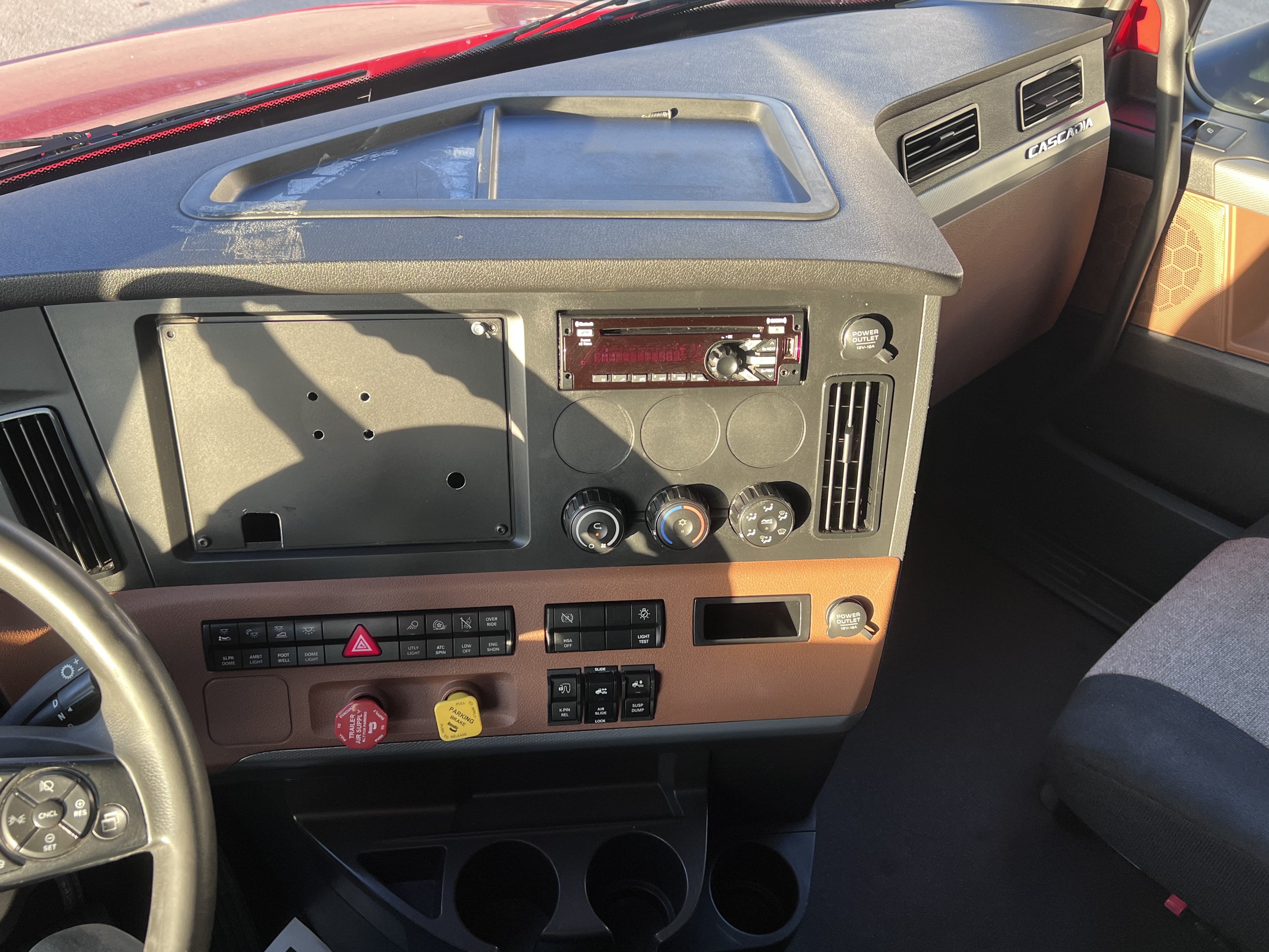 2020 FREIGHTLINER CASCADIA 126SLP - image 19