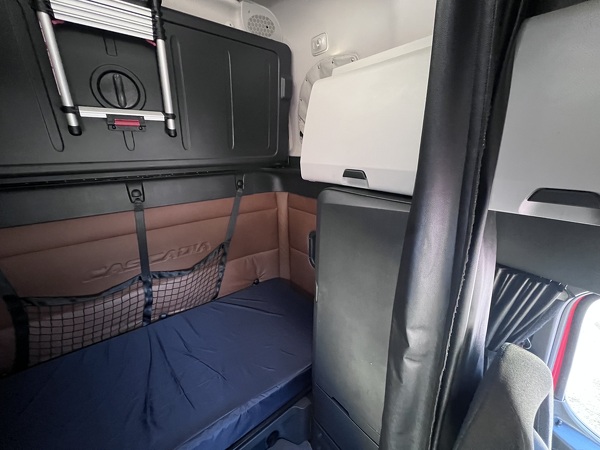 FREIGHTLINER CASCADIA 126SLP 2020