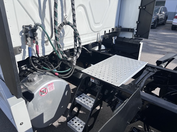 FREIGHTLINER CASCADIA 126SLP 2021