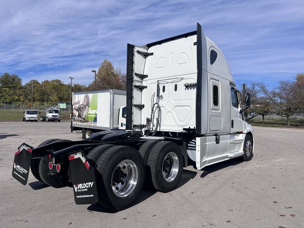 FREIGHTLINER CASCADIA 126SLP 2021