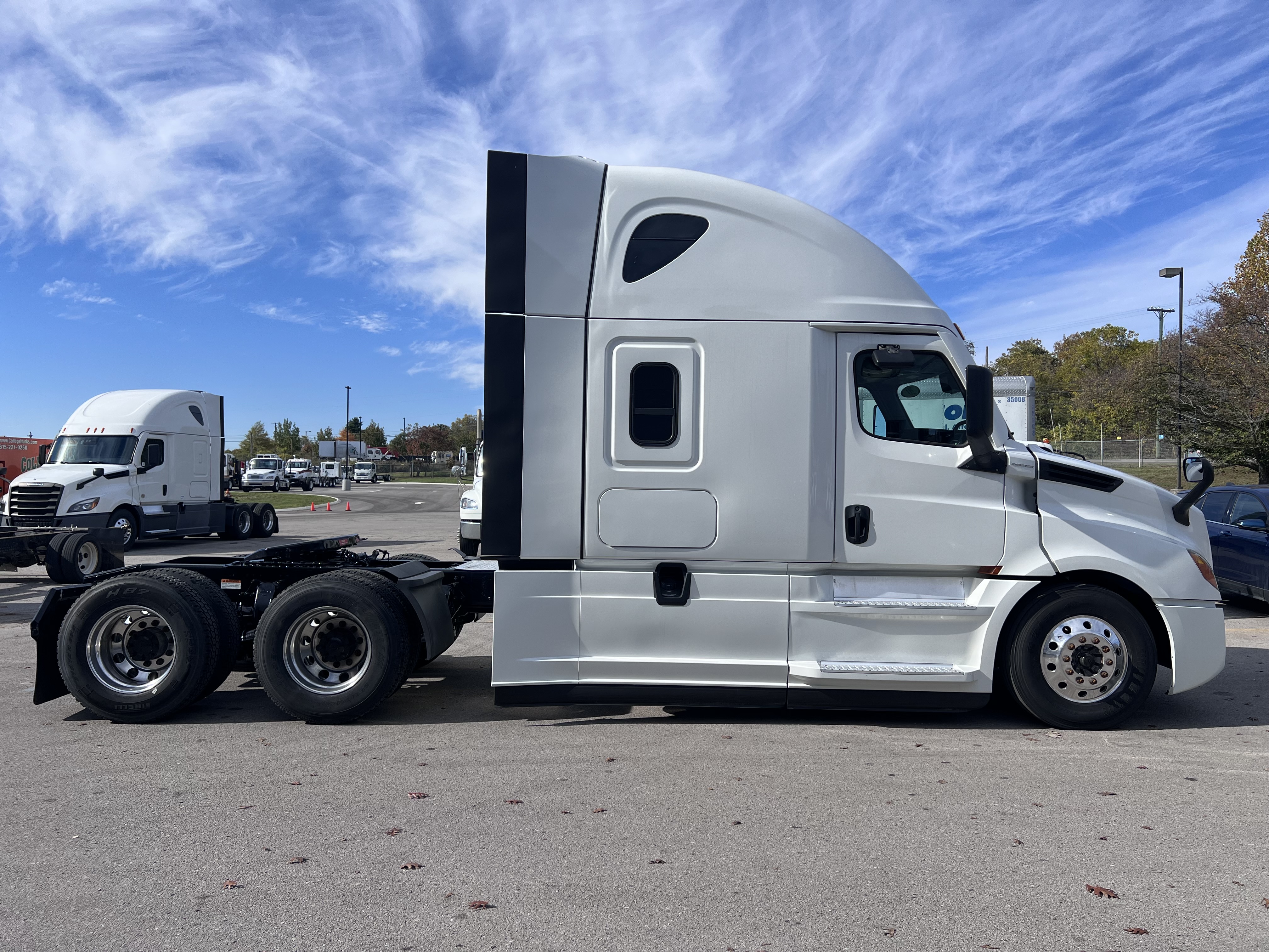 2020 FREIGHTLINER CASCADIA 126SLP - image 7