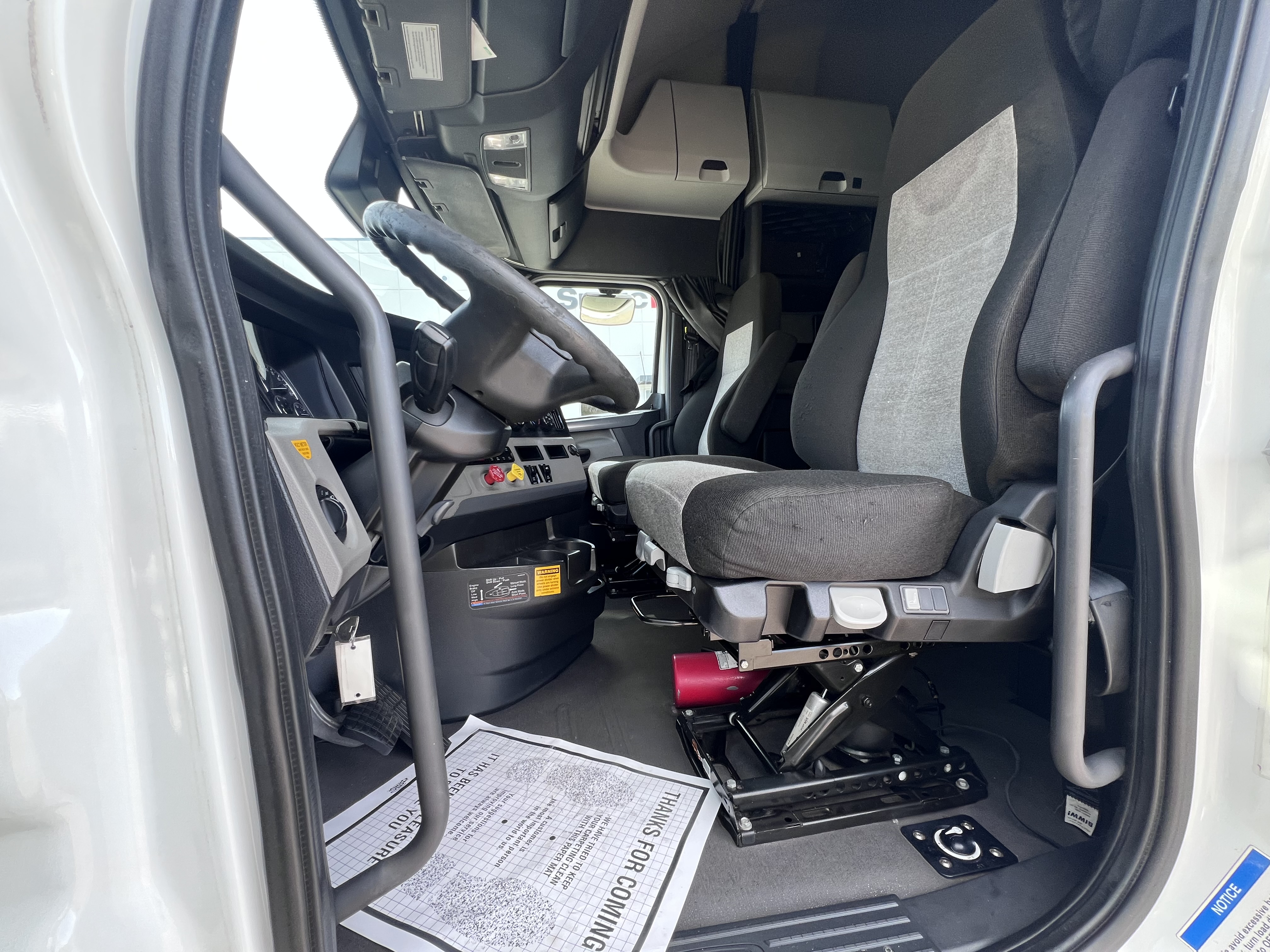 2020 FREIGHTLINER CASCADIA 126SLP - image 14