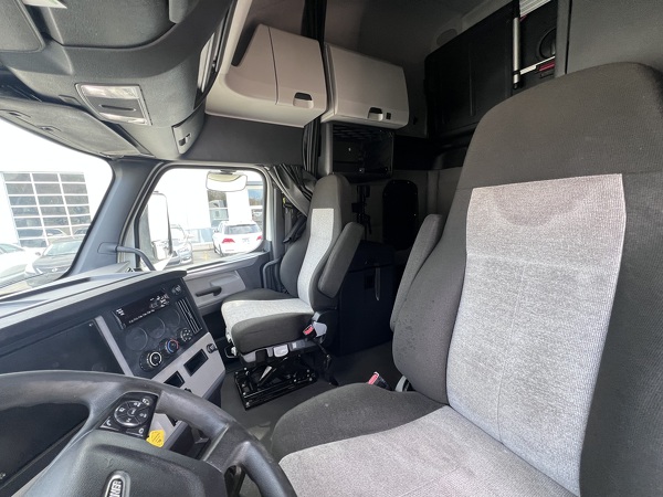 FREIGHTLINER CASCADIA 126SLP 2020