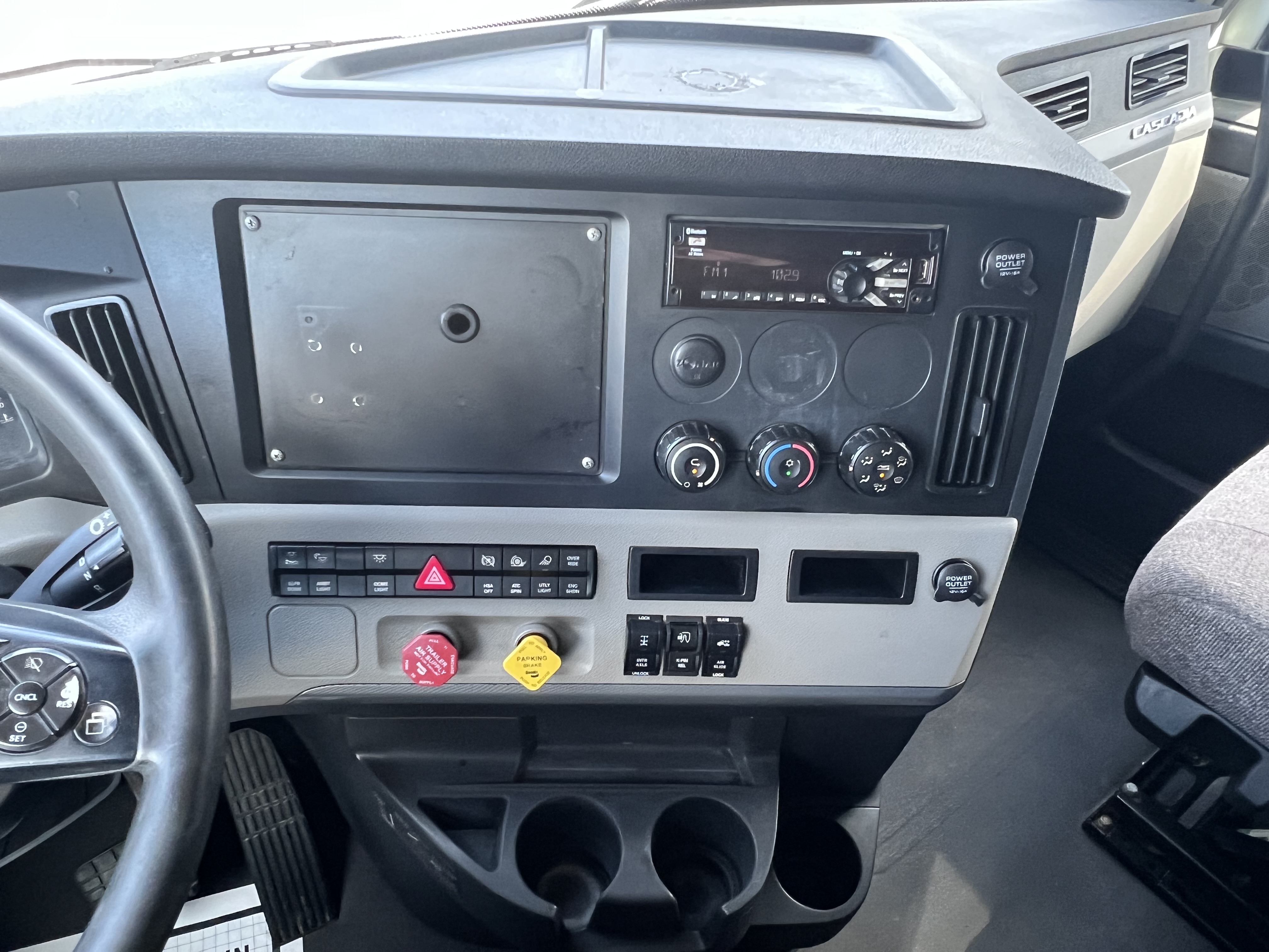 2020 FREIGHTLINER CASCADIA 126SLP - image 19