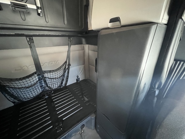 FREIGHTLINER CASCADIA 126SLP 2020