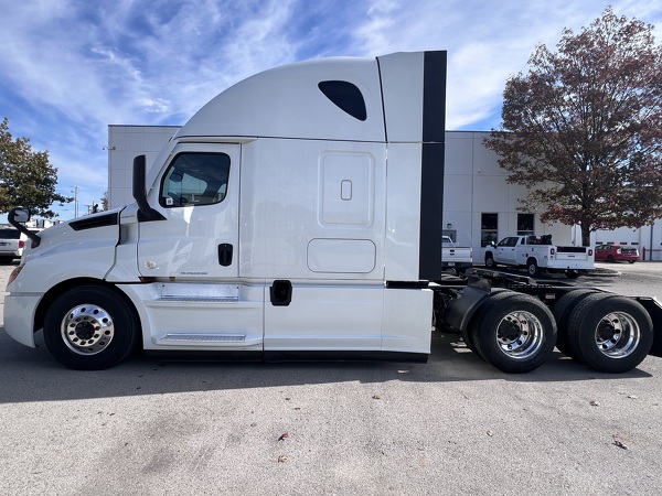 FREIGHTLINER CASCADIA 126SLP 2021