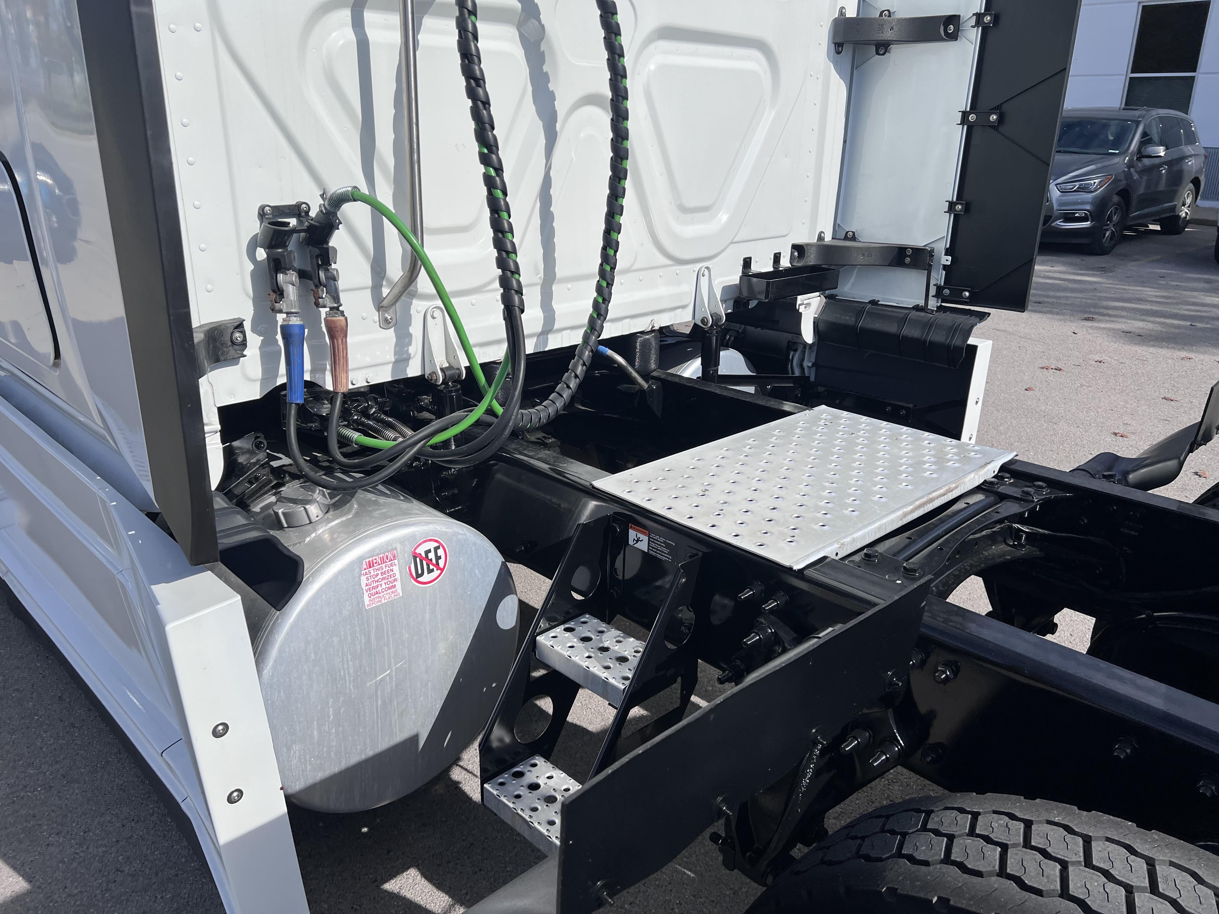 2021 FREIGHTLINER CASCADIA 126SLP - image 3