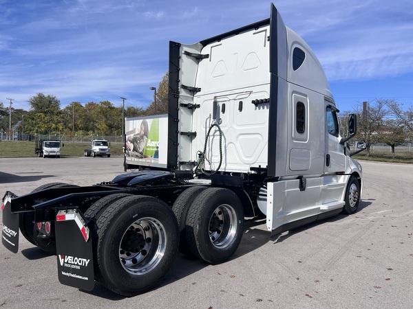 FREIGHTLINER CASCADIA 126SLP 2021