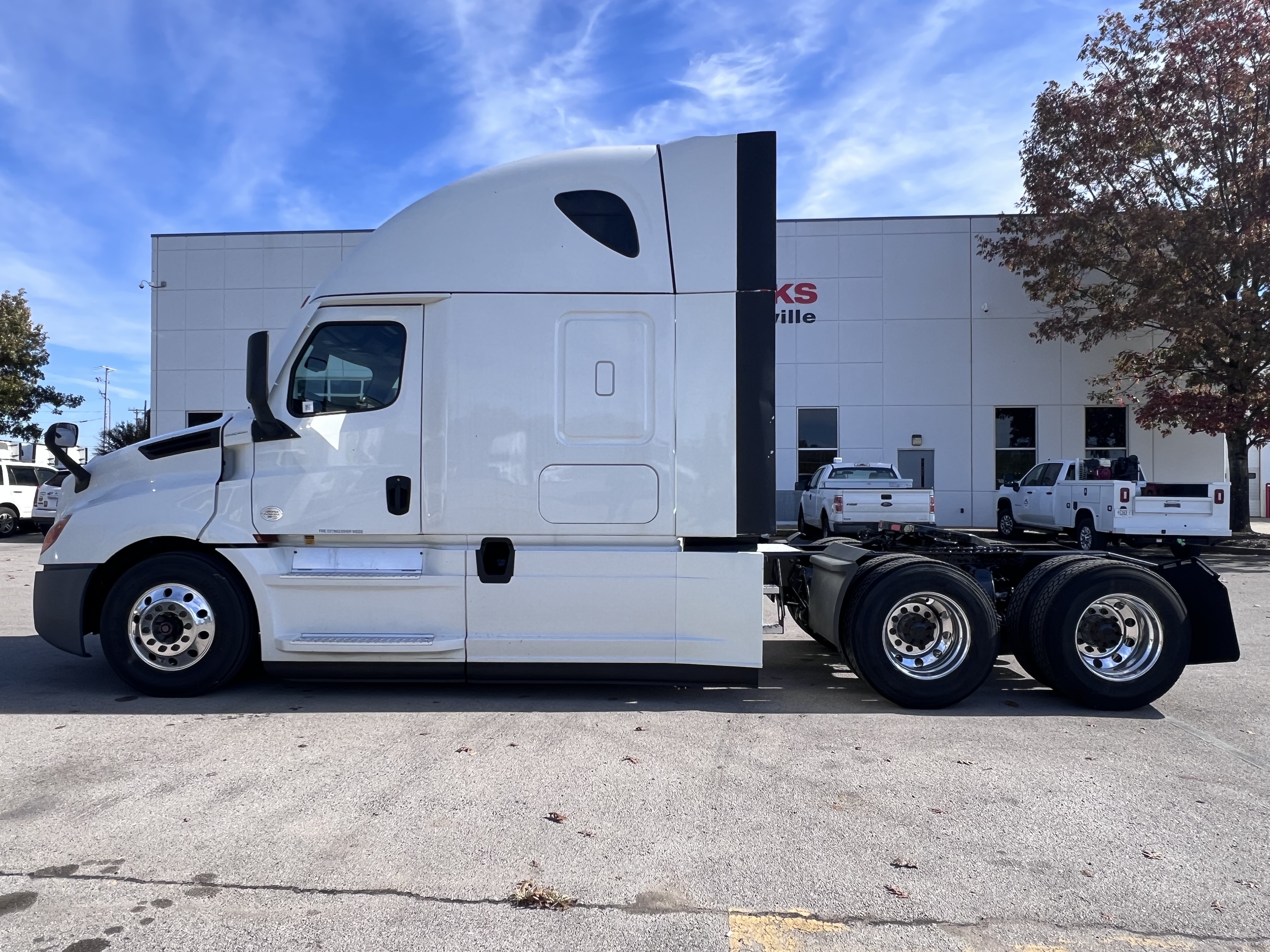 2021 FREIGHTLINER CASCADIA 126SLP - image 2