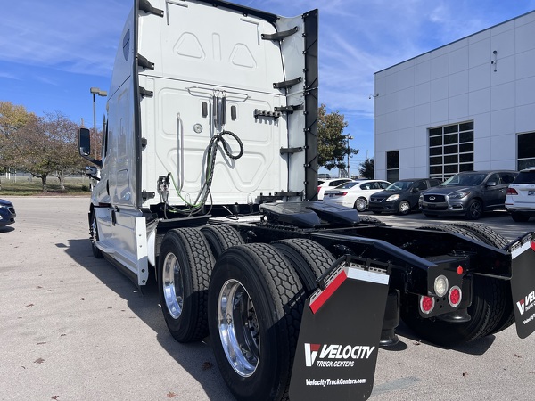FREIGHTLINER CASCADIA 126SLP 2021